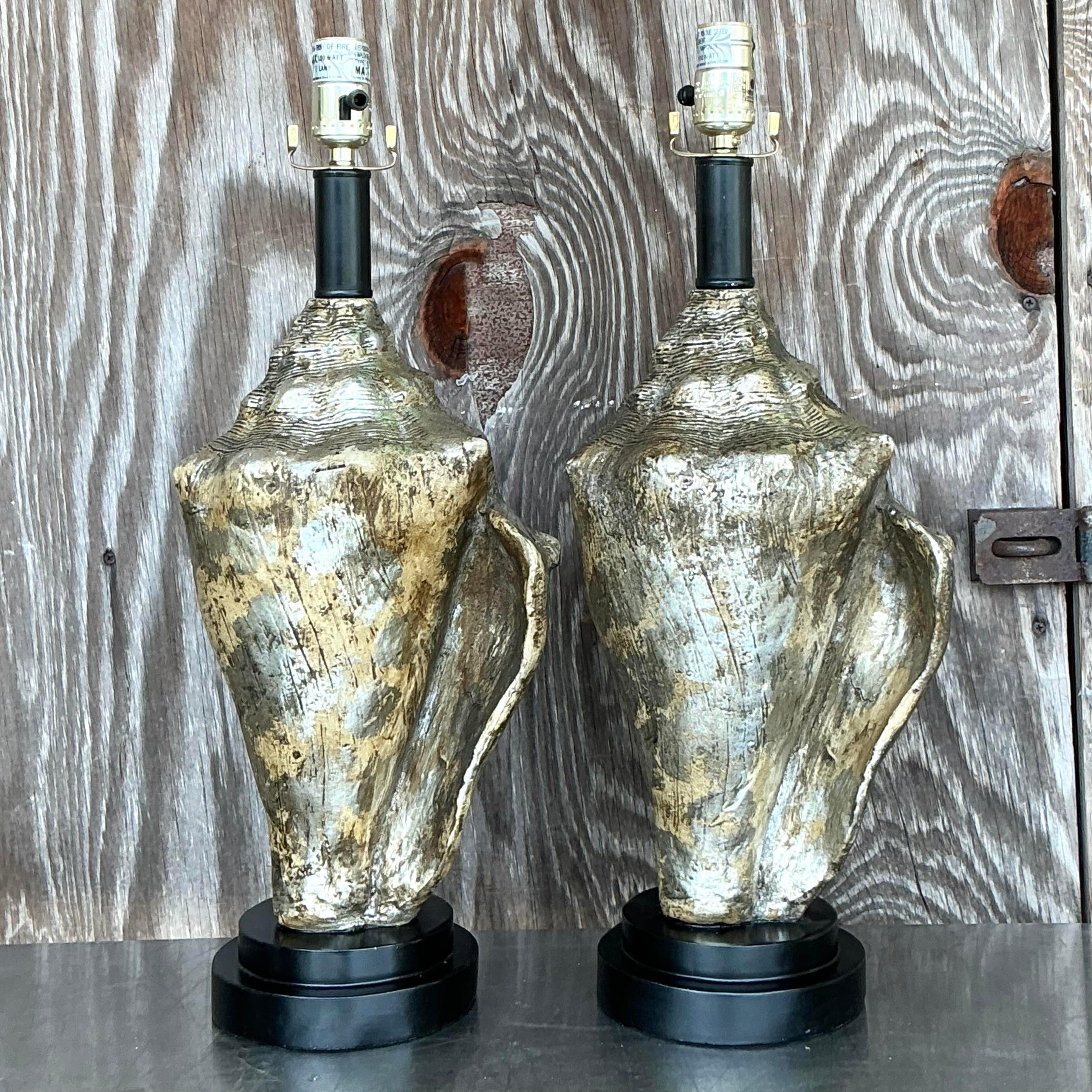 Pareja de lámparas de concha metálicas costeras vintage Yeso en venta
