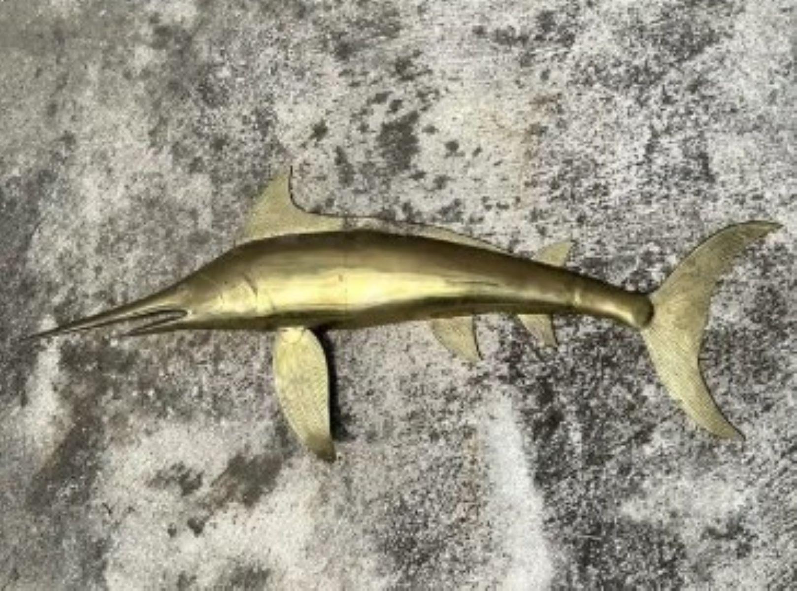 Vintage Coastal Monumental Brass Marlin In Good Condition For Sale In west palm beach, FL