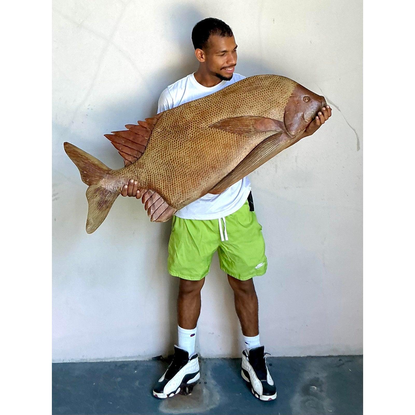 Americano Pesce monumentale costiero d'epoca in legno intagliato in vendita