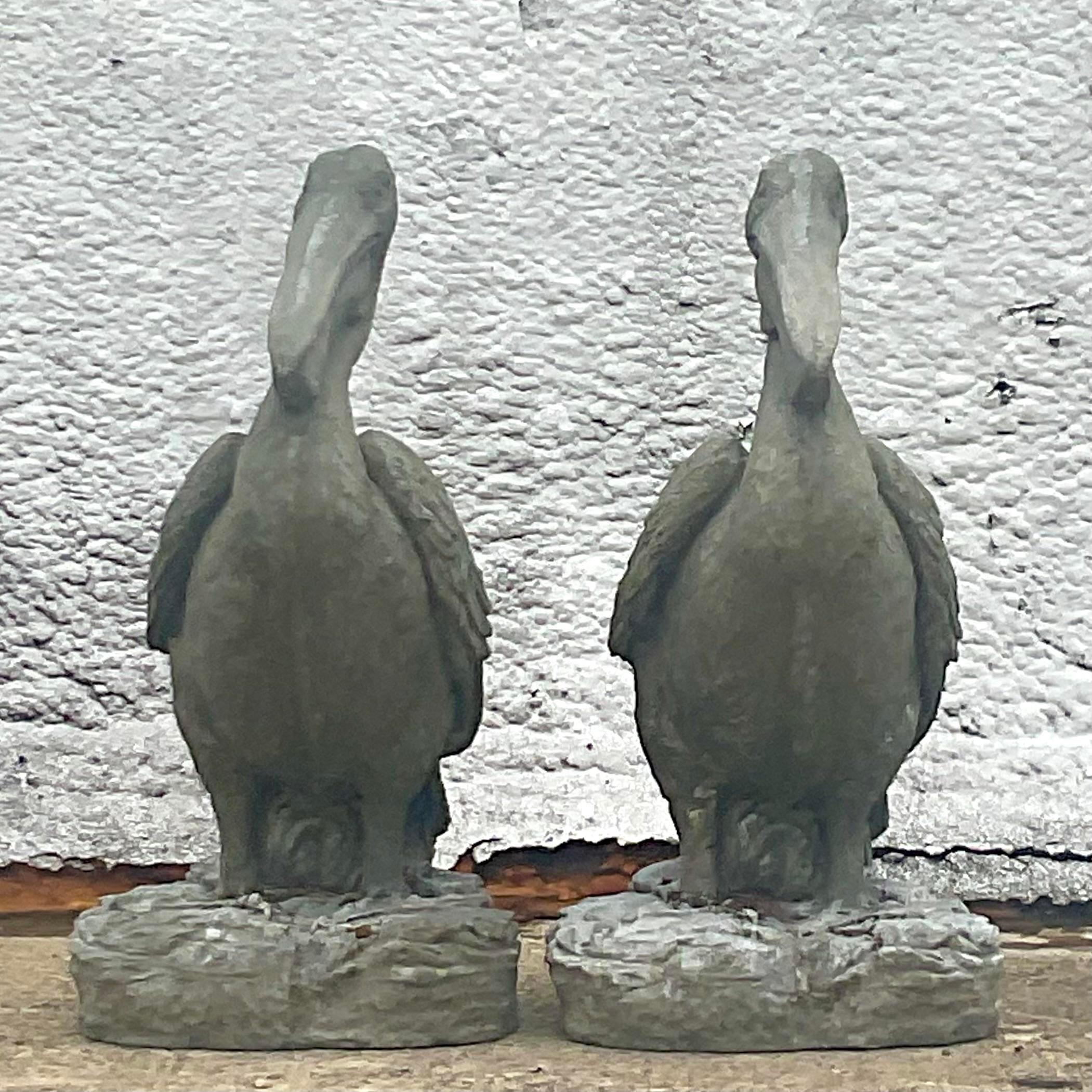 Pareja de estatuas costeras monumentales de pelícanos de hormigón fundido en Bueno estado para la venta en west palm beach, FL