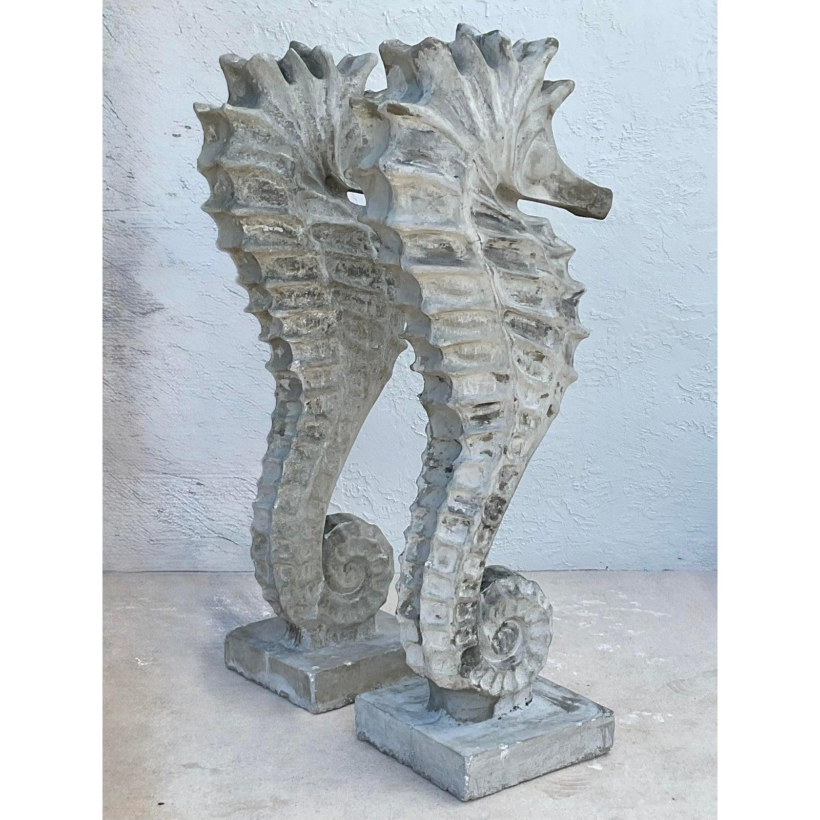 Rustico Cavalluccio marino monumentale costiero d'epoca in cemento armato - Una coppia in vendita