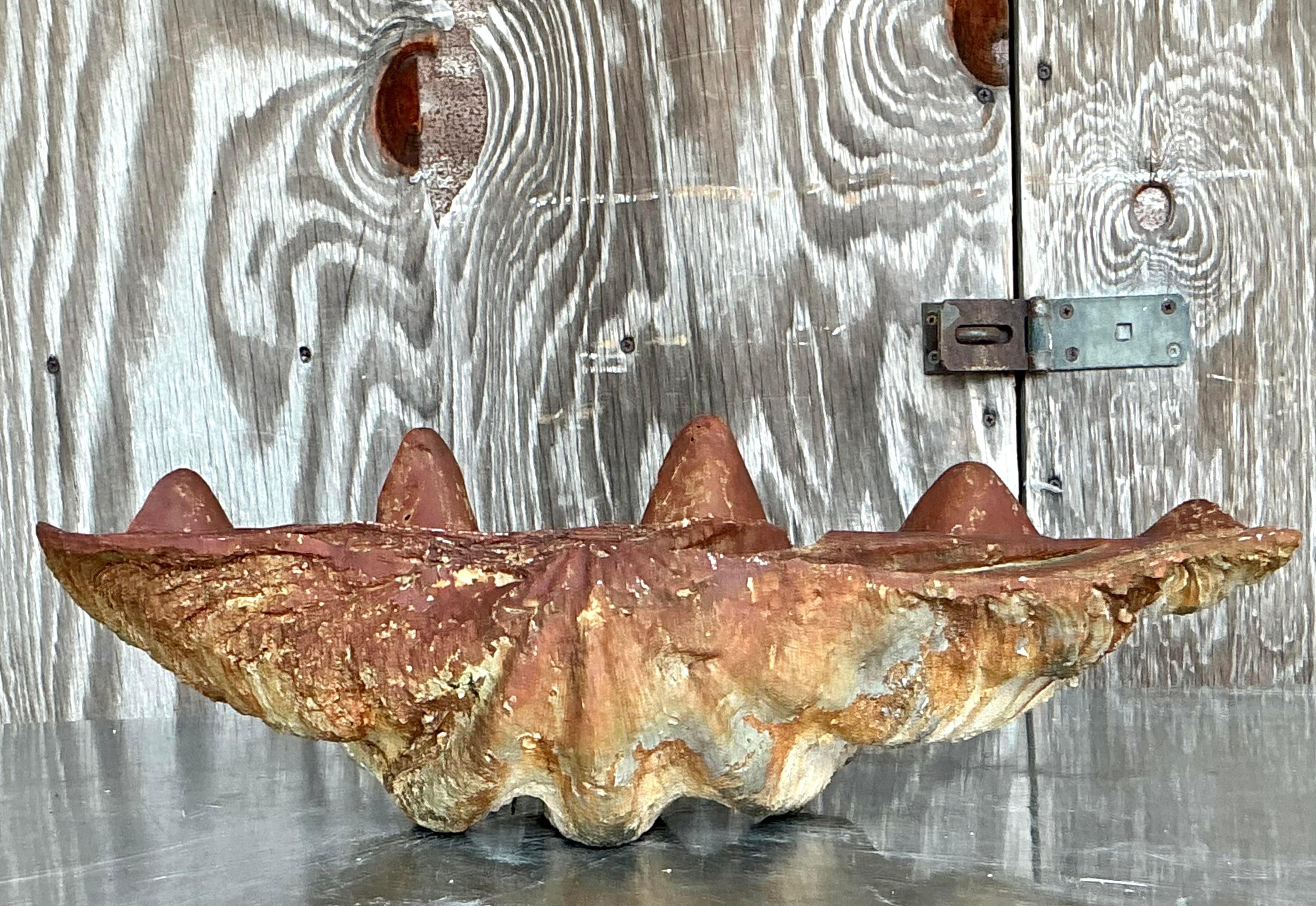 Americano Conchiglia di vongola in resina Gigas Monumental Coastal d'epoca 8 in vendita