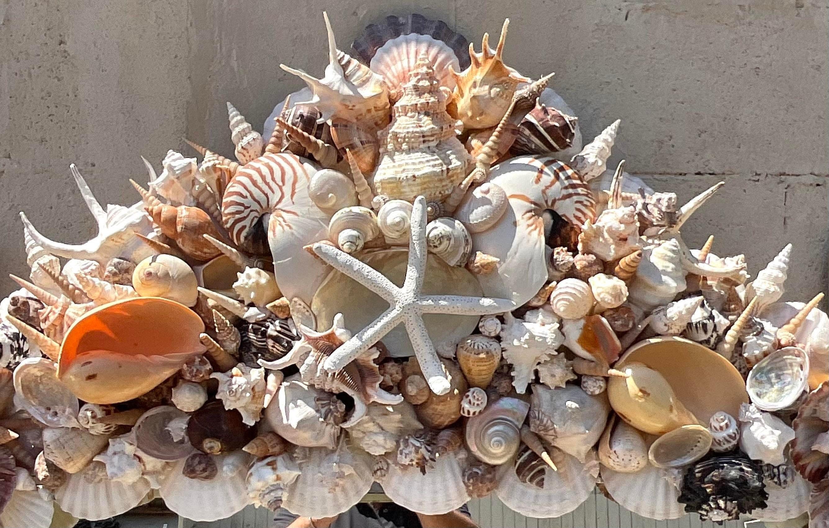 Vintage Coastal Monumental Handmade Shell Mirror (Miroir en forme de coquillage fait à la main) 2