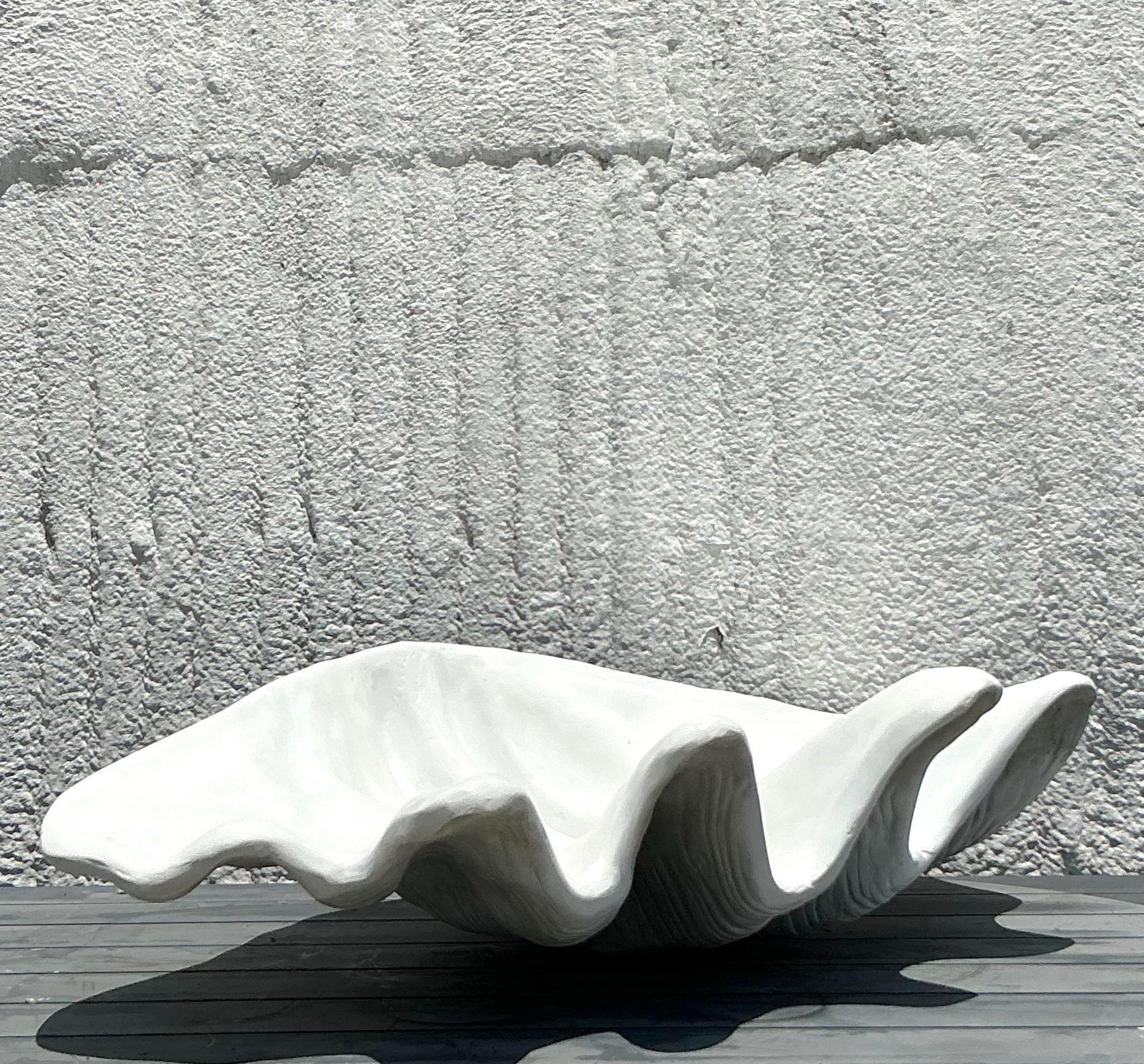 Conchiglia monumentale in resina Vintage By in vendita 2