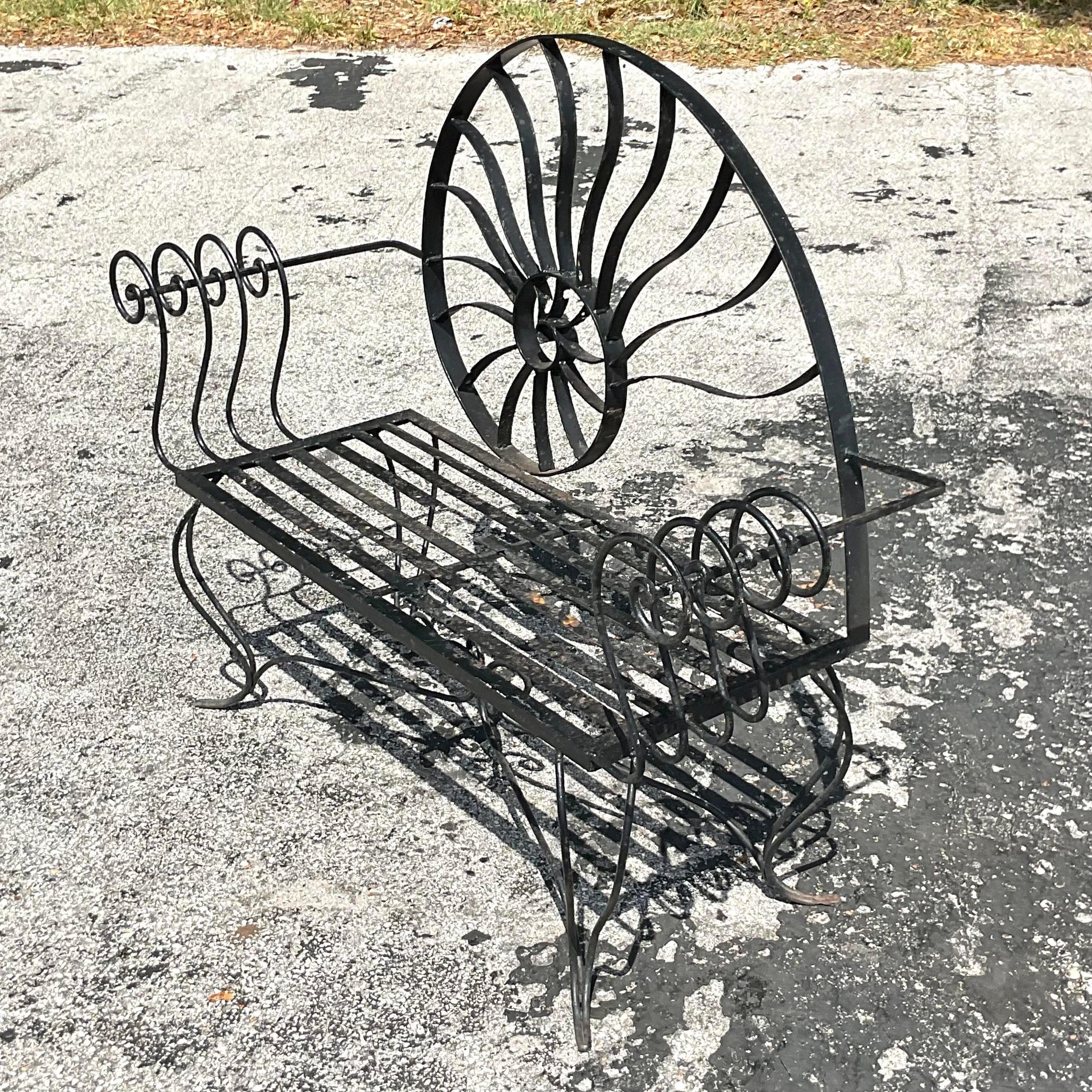 Loveseat Coastal Nautilus Shell Wrought Iron Bon état - En vente à west palm beach, FL