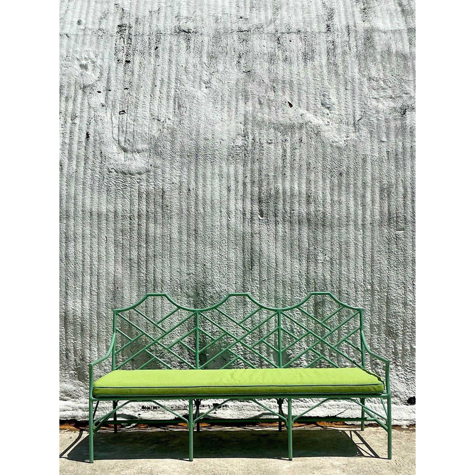 Américain Canapé Chippendale Chinois Coastal O'Brien Iron Works en vente