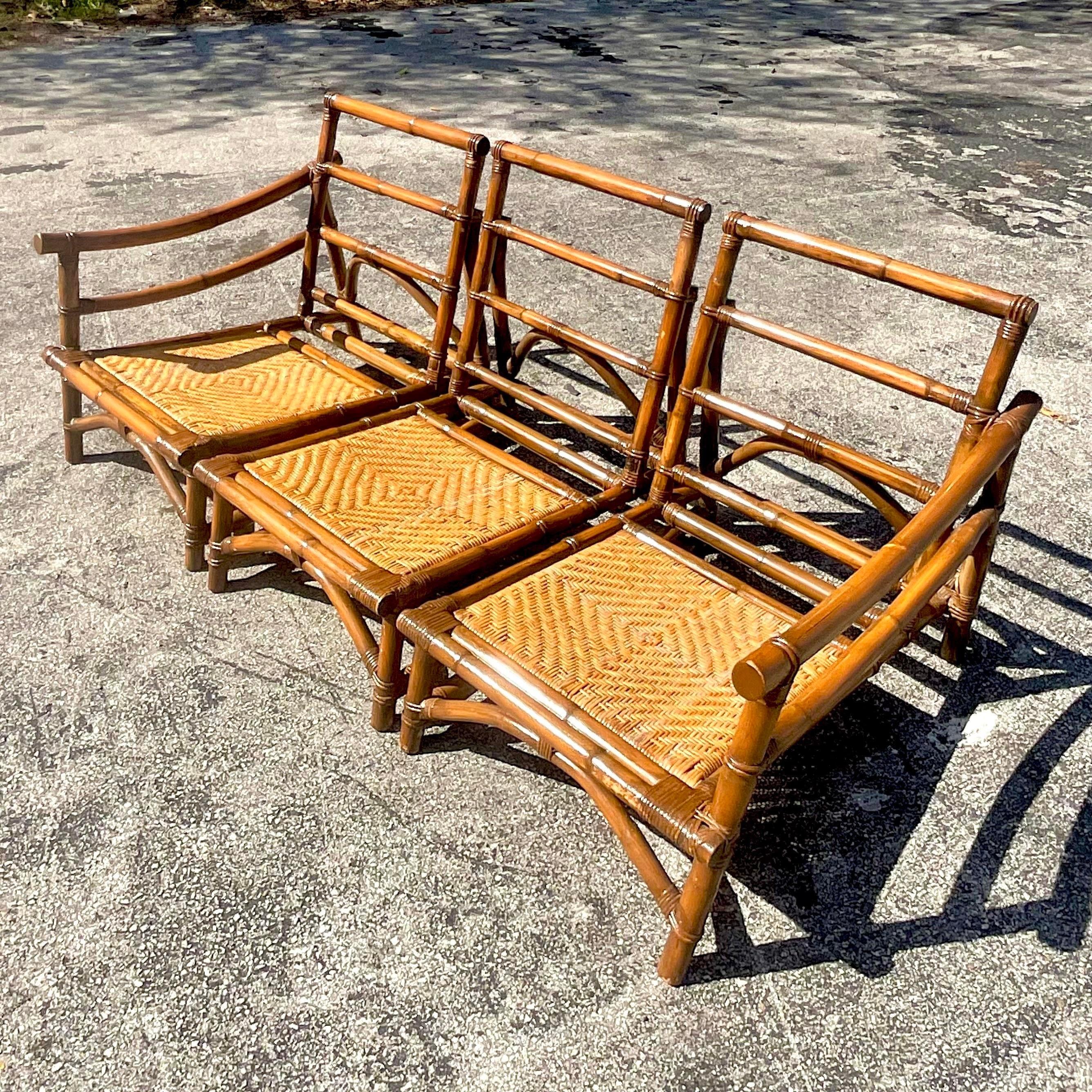 20ième siècle Ensemble de canapés pagodes Coastal vintage d'après John Wisner en vente