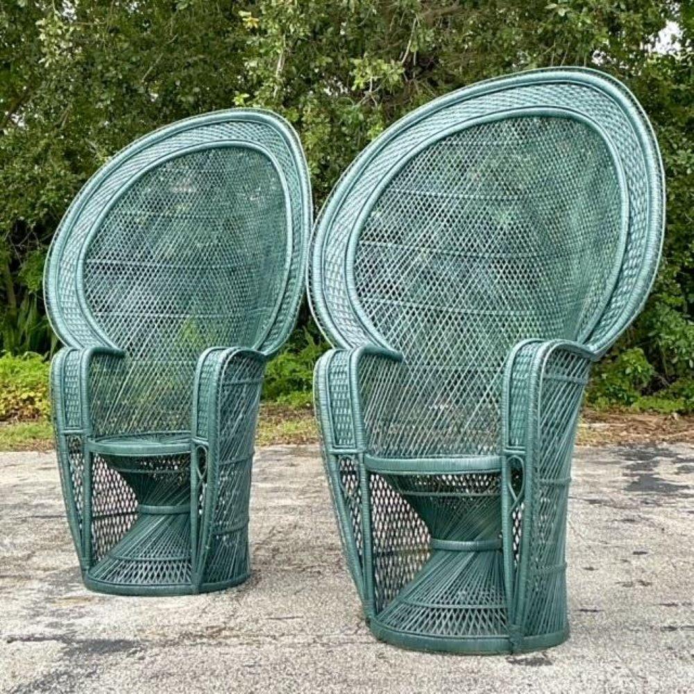Philippin Paire de chaises vintage en rotin peint - une paire