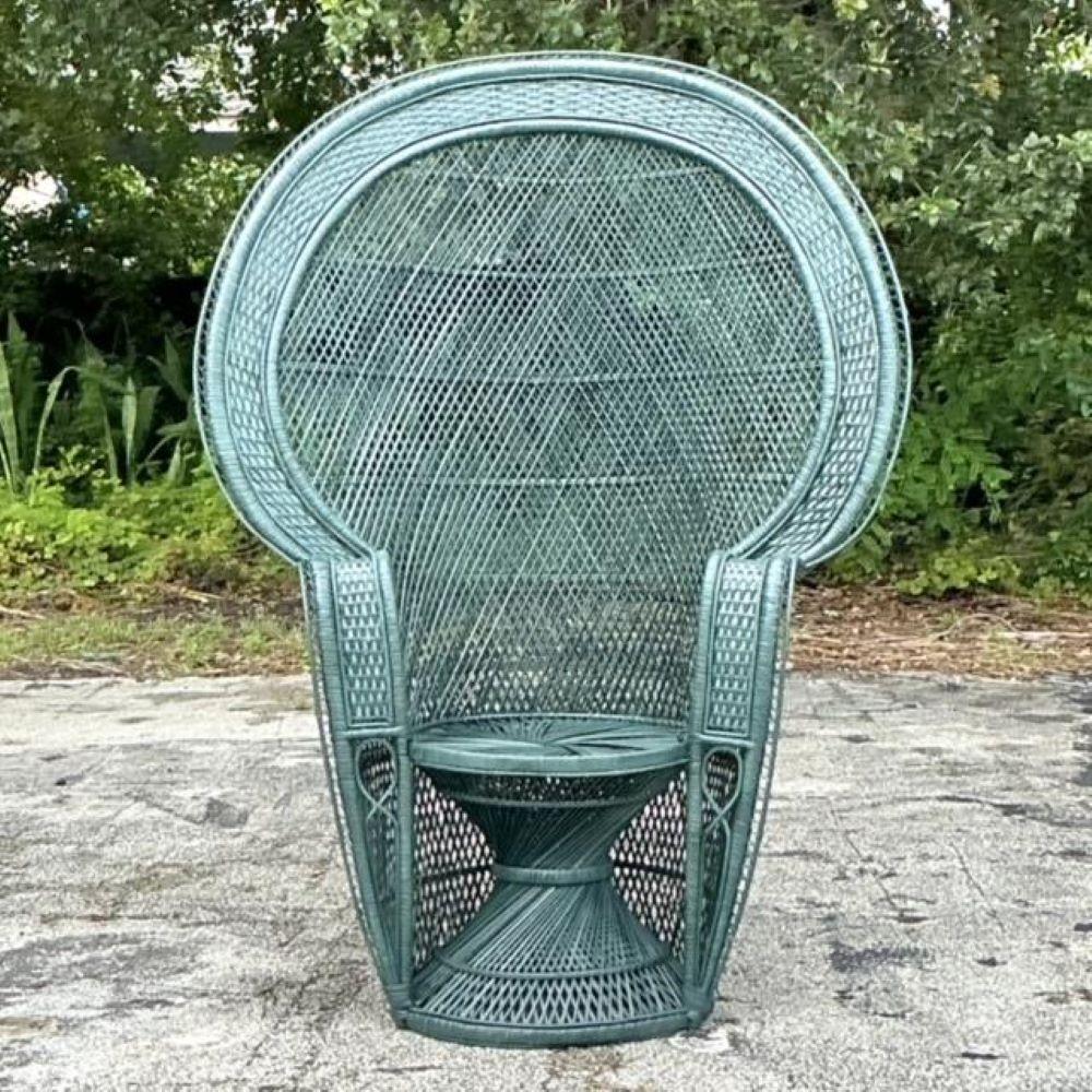 Paire de chaises vintage en rotin peint - une paire Bon état à West Palm Beach, FL