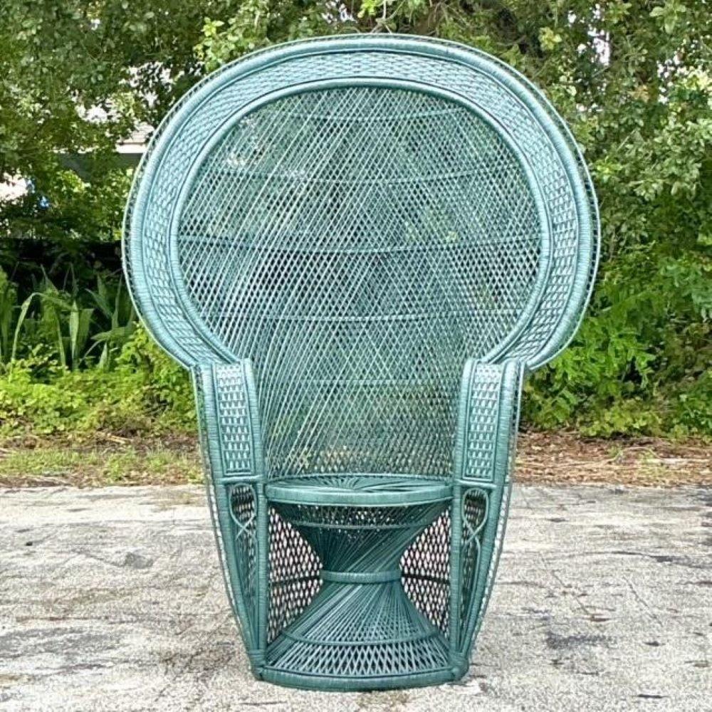 Rotin Paire de chaises vintage en rotin peint - une paire