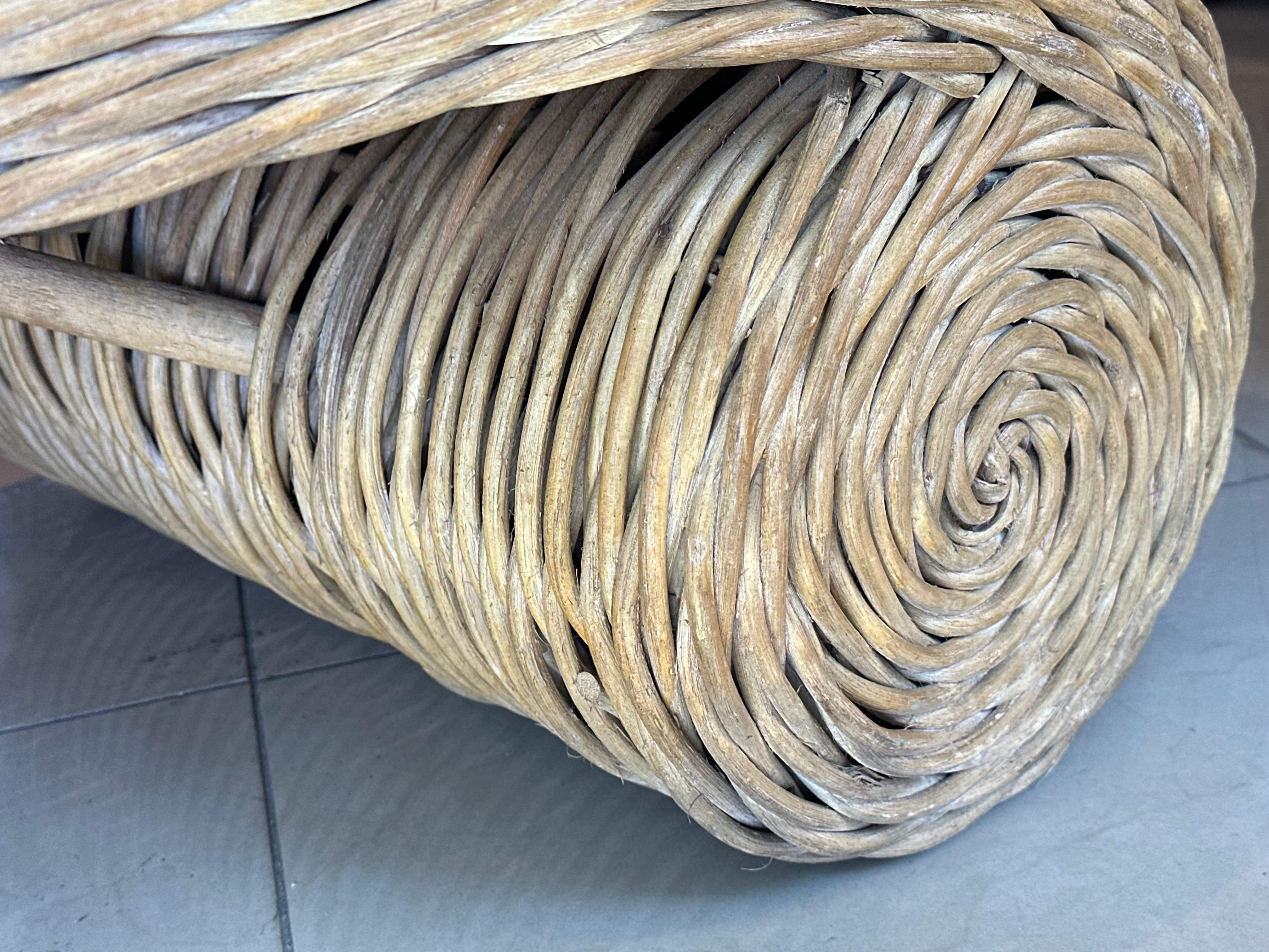Table basse cocktail vintage Coastal Palm Beach Twisted Wicker Scroll Ming en vente 4