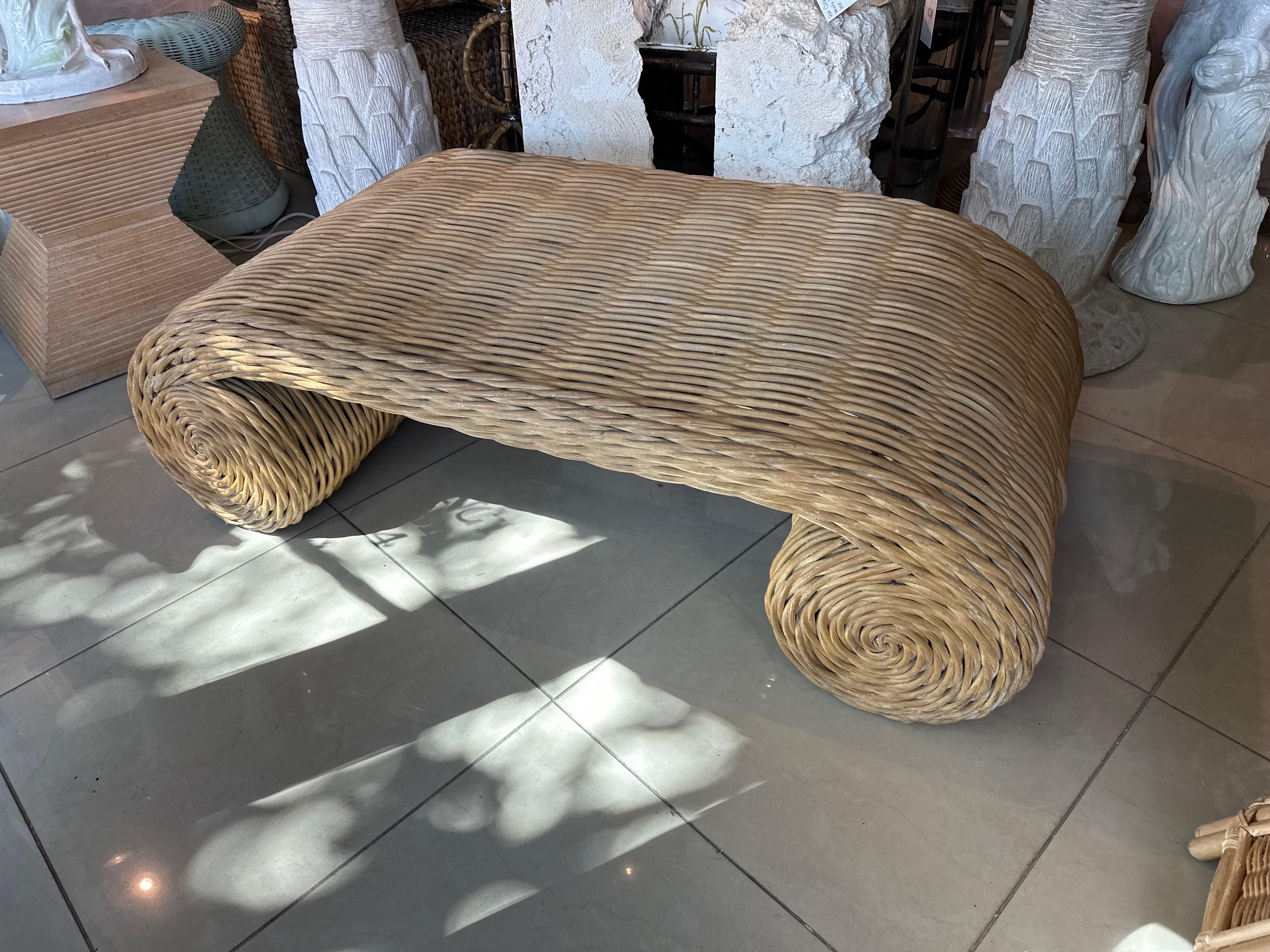 Mid-Century Modern Table basse cocktail vintage Coastal Palm Beach Twisted Wicker Scroll Ming en vente