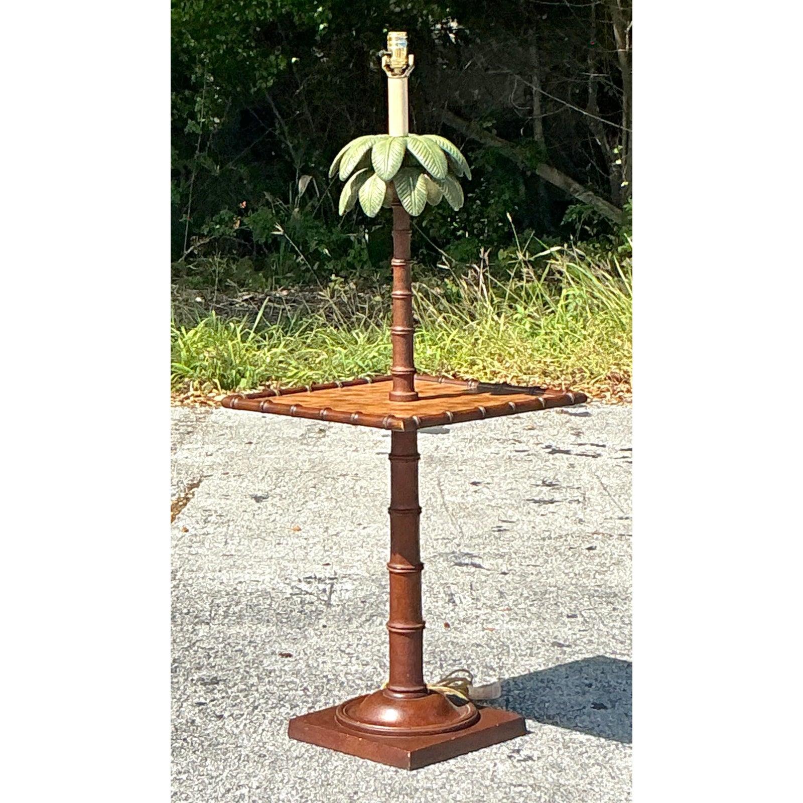 Lámpara de mesa Vintage Coastal Palm siglo XX en venta
