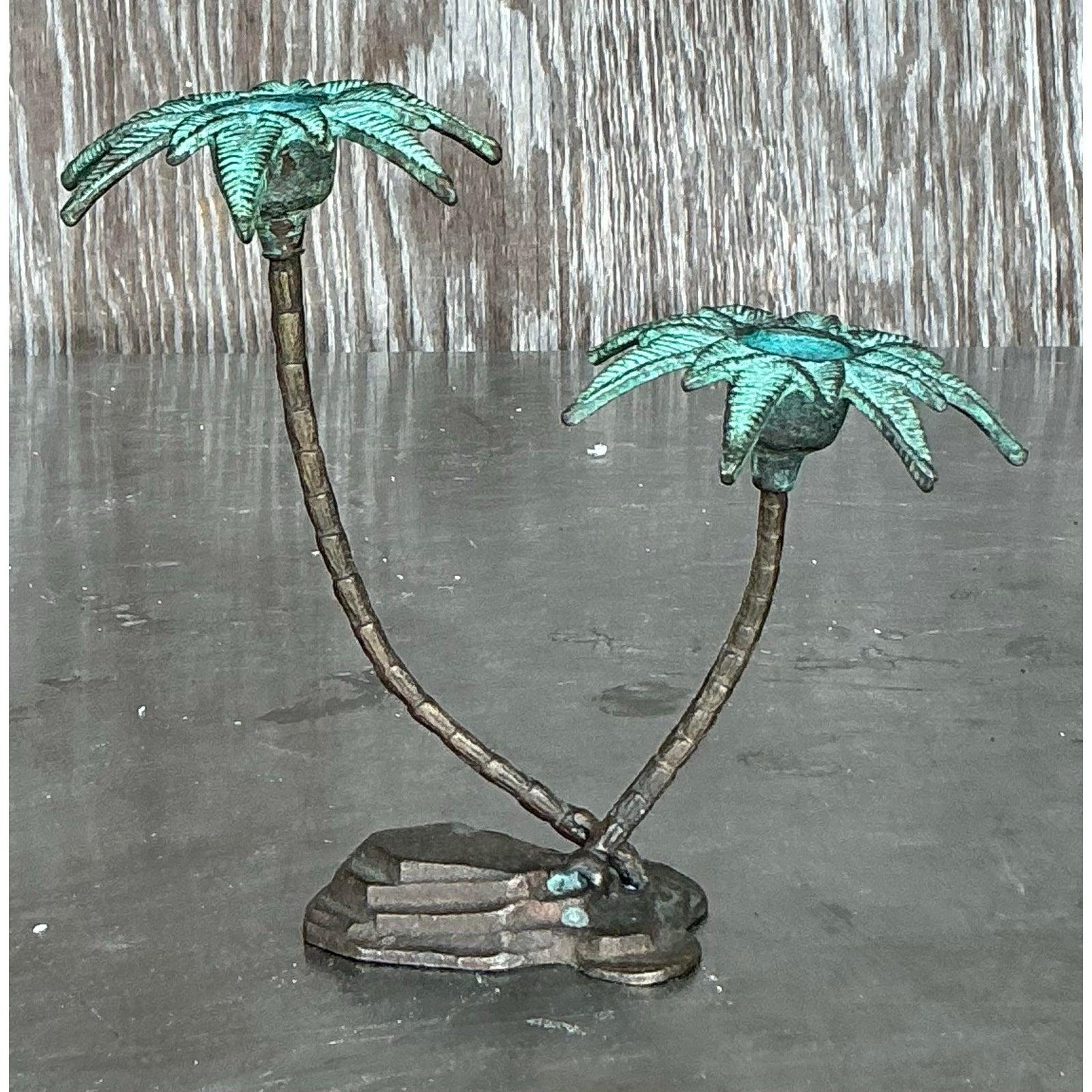 Candelieri Coastal Patinated a Palm Treen in metallo d'epoca in vendita 2