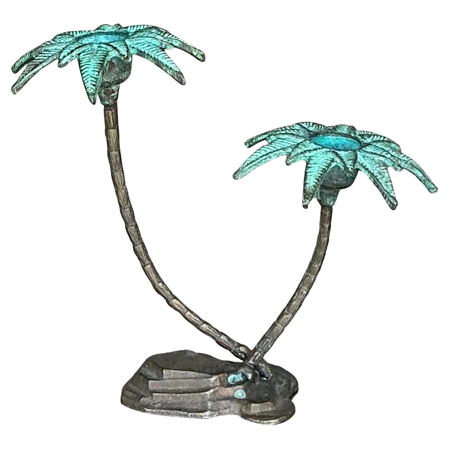 Candelieri Coastal Patinated a Palm Treen in metallo d'epoca