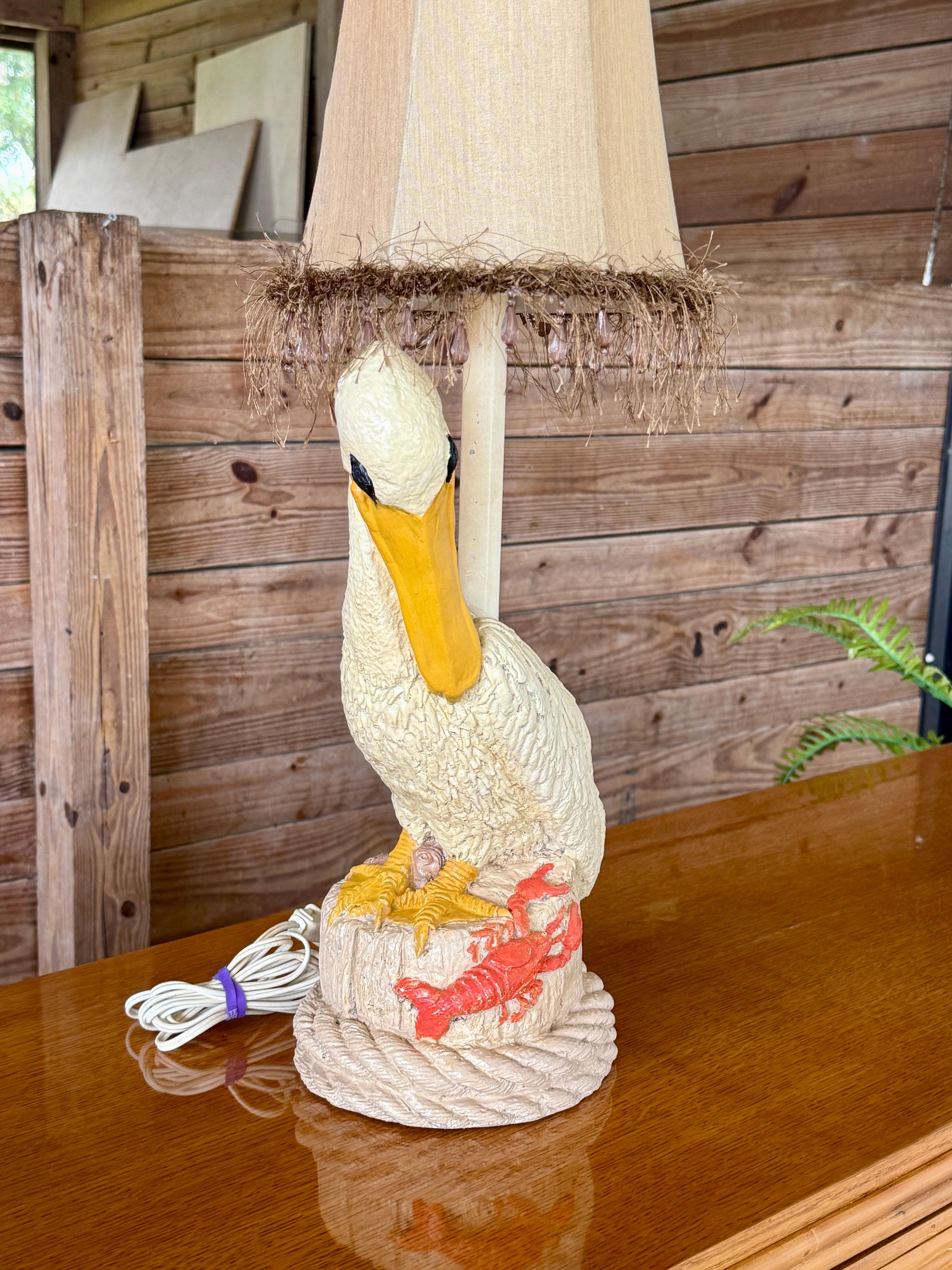 Lampe de table vintage en plâtre avec abat-jour, pélican et langouste en vente 3