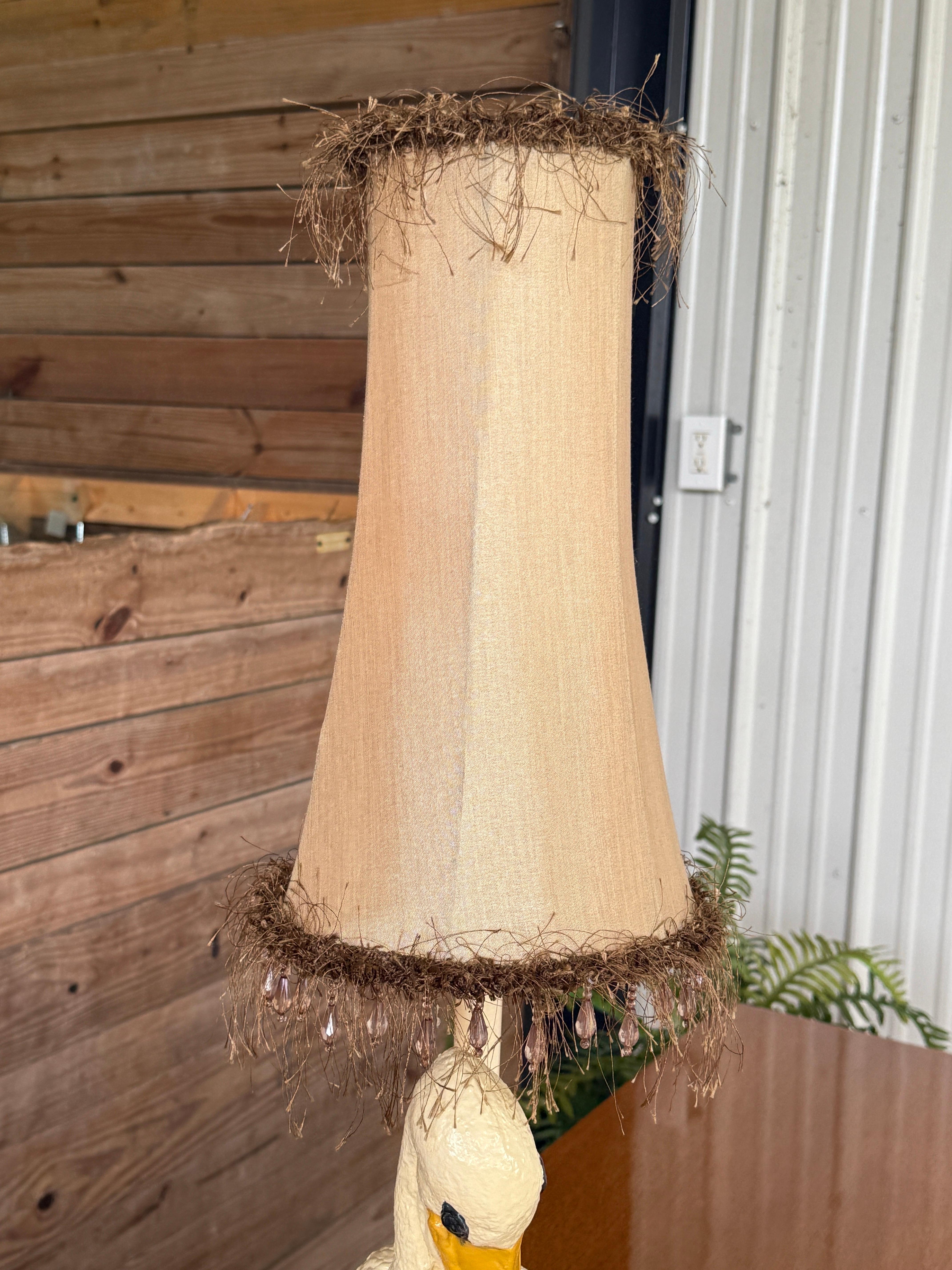 Autre Lampe de table vintage en plâtre avec abat-jour, pélican et langouste en vente