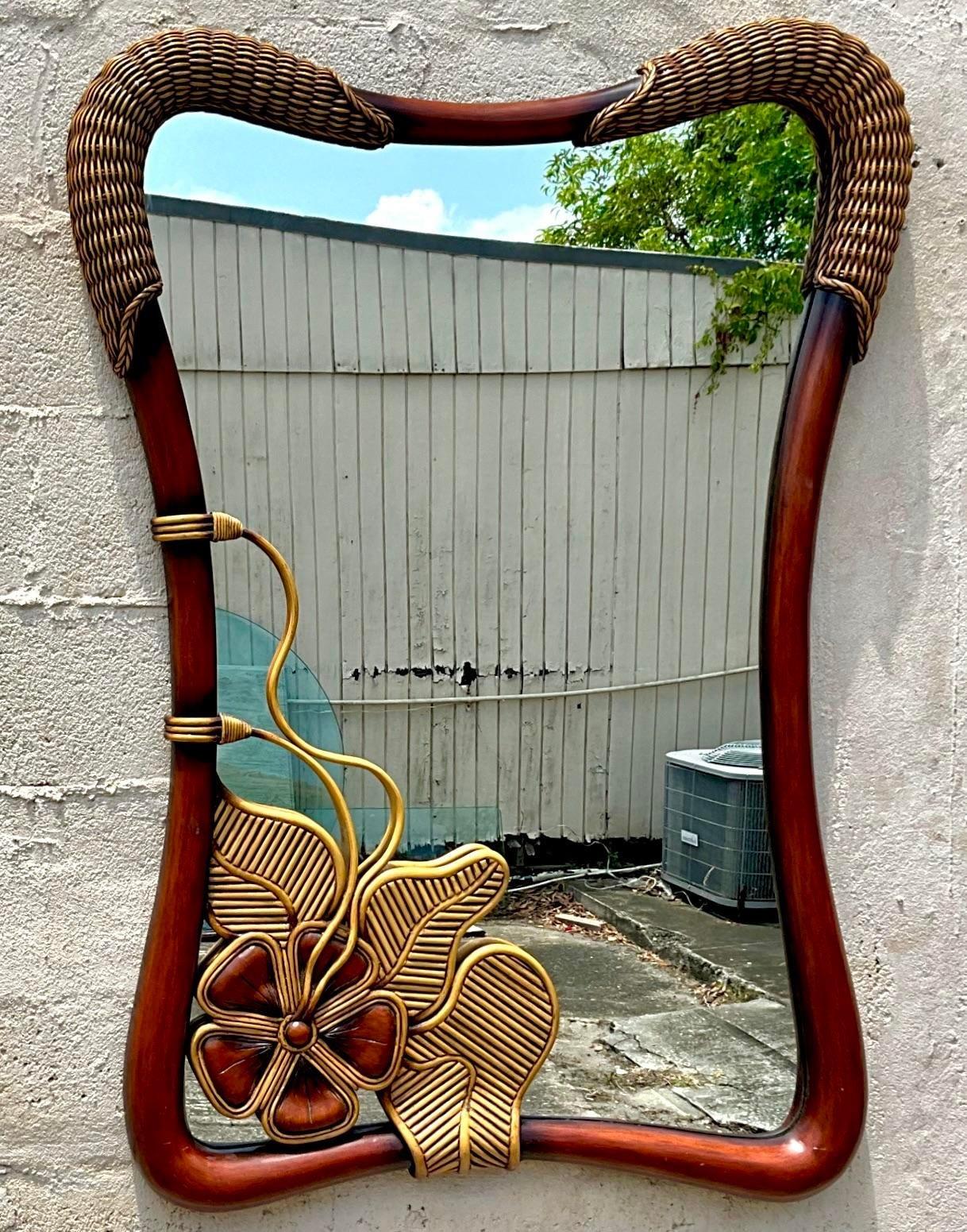 Philippin Miroir crayon côtier vintage à fleurs de roseau en vente