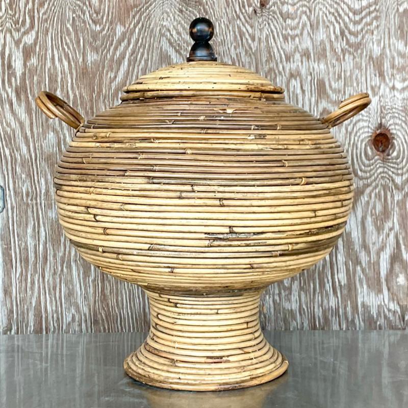 Vintage Coastal Pencil Reed Lidded Urn In Good Condition For Sale In west palm beach, FL