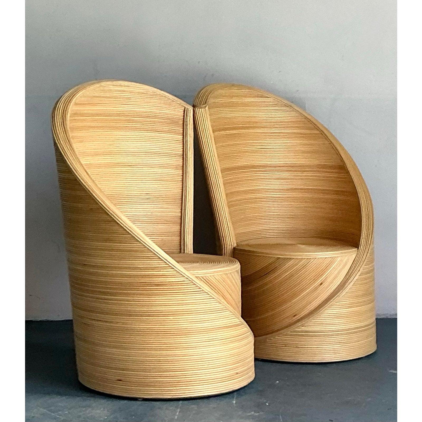 Philippin Chaises Vintage Coastal Pencil Reed Swirl - Set of 2 en vente