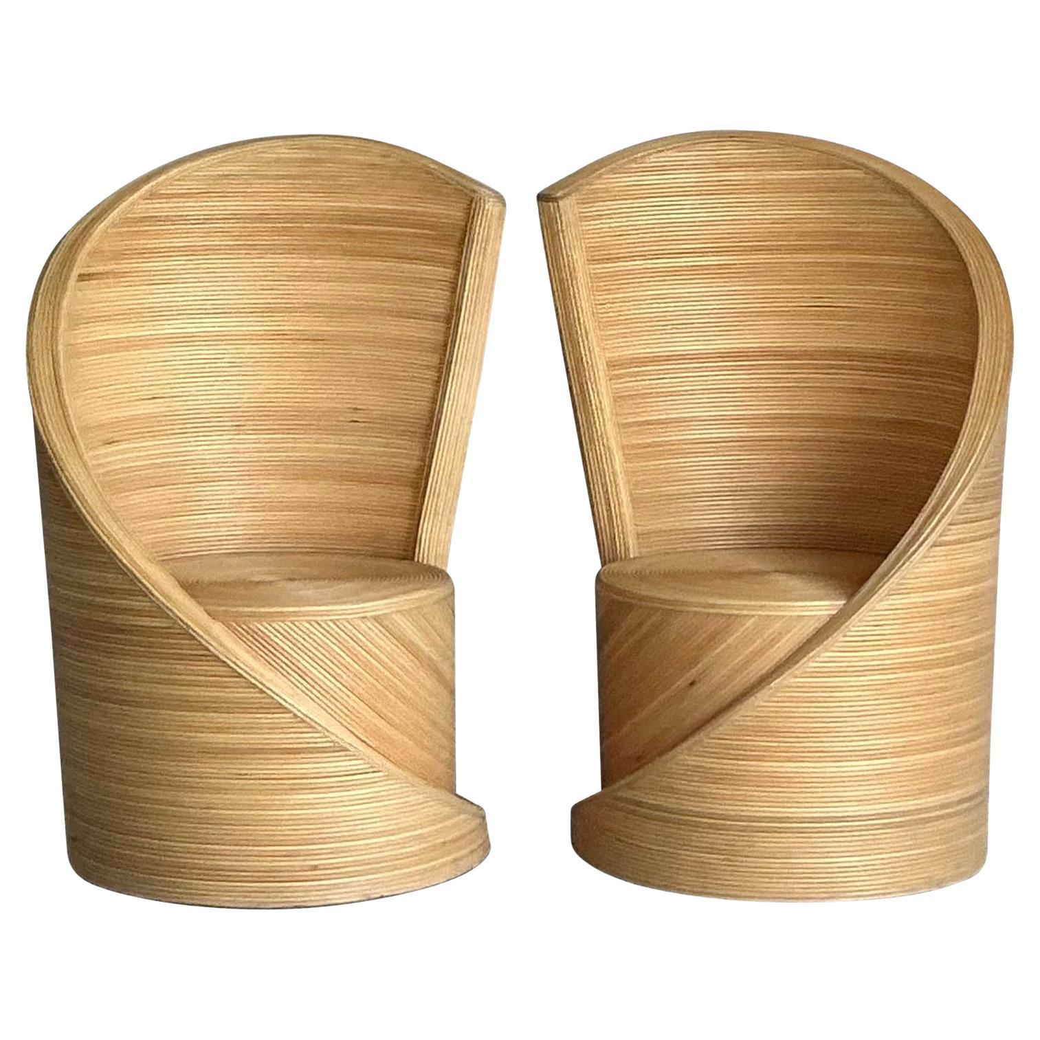 Chaises Vintage Coastal Pencil Reed Swirl - Set of 2 en vente