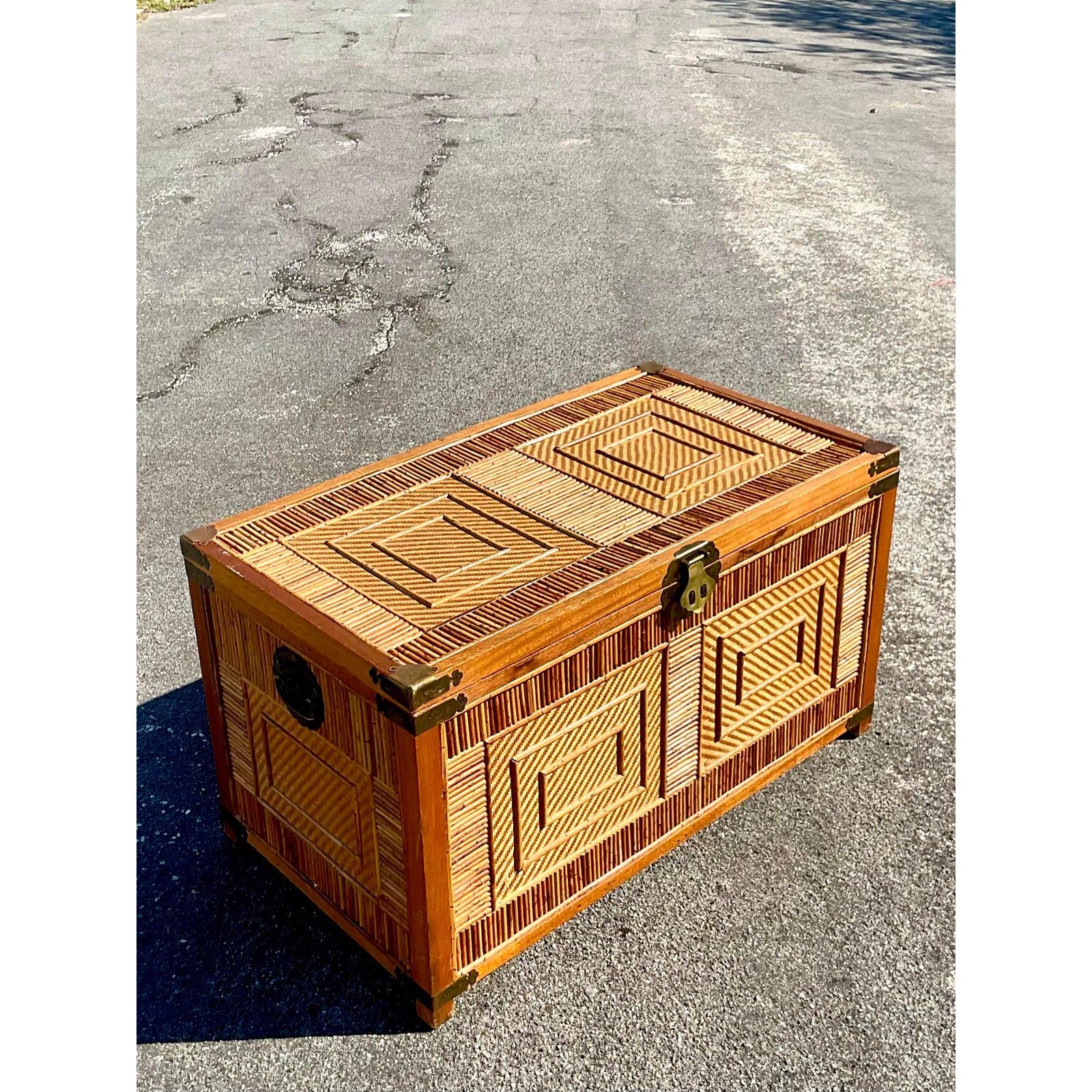 Vintage Coastal Pencil Reed Trunk In Excellent Condition For Sale In west palm beach, FL