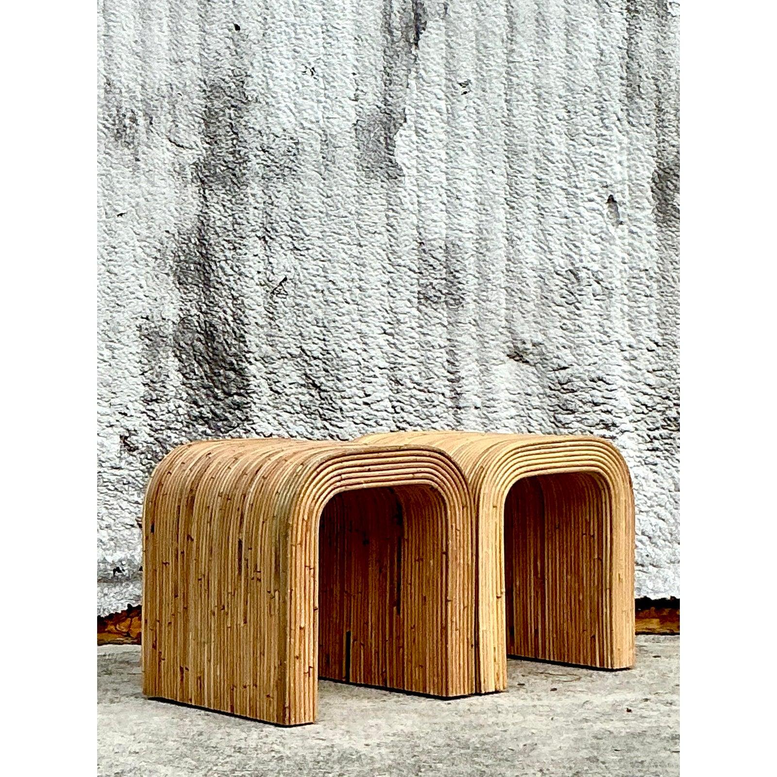 Vintage Coastal Pencil Reed Waterfall Beistelltisch - ein Paar (Philippinisch) im Angebot