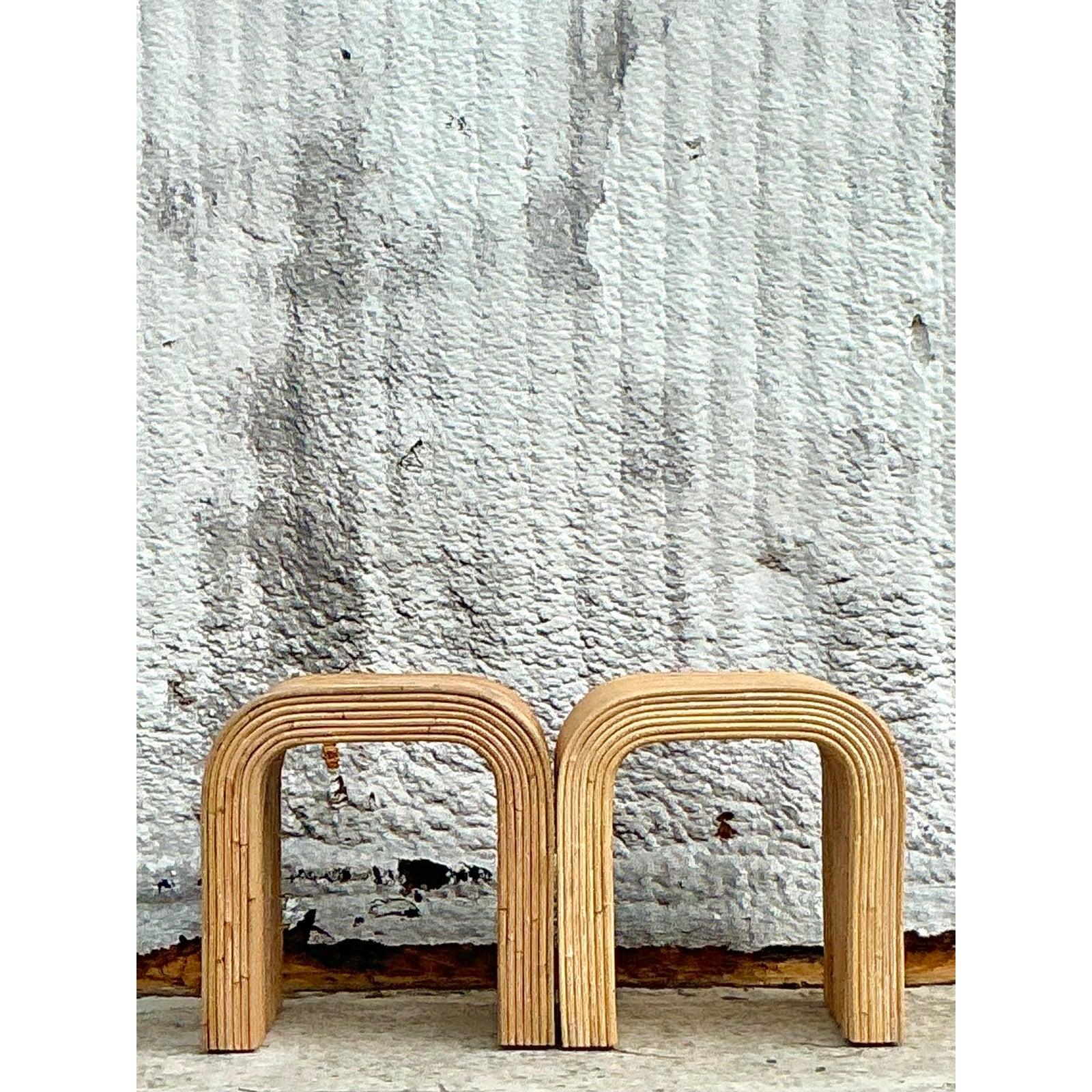 Vintage Coastal Pencil Reed Waterfall Beistelltisch - ein Paar im Angebot 1