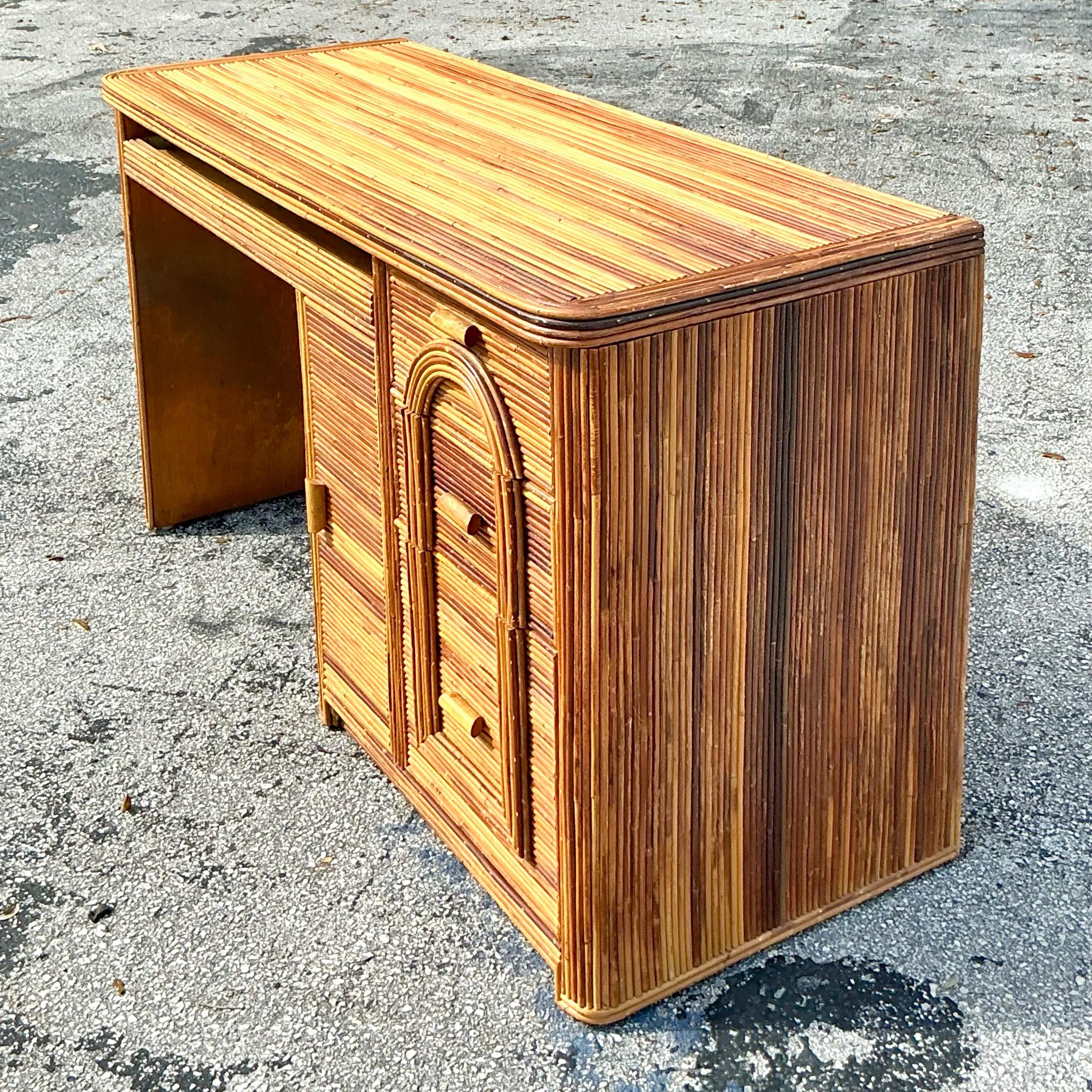 Vintage Coastal Pencil Reed Schreibpult (Philippinisch) im Angebot