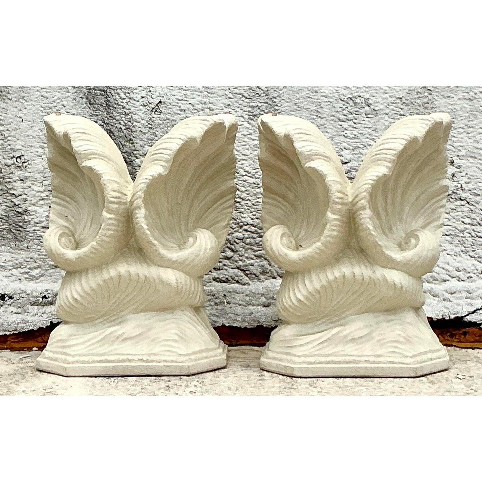 Vintage Coastal Plaster Clam Shell Table Pedestals - Set of 2 Regencia de Hollywood en venta