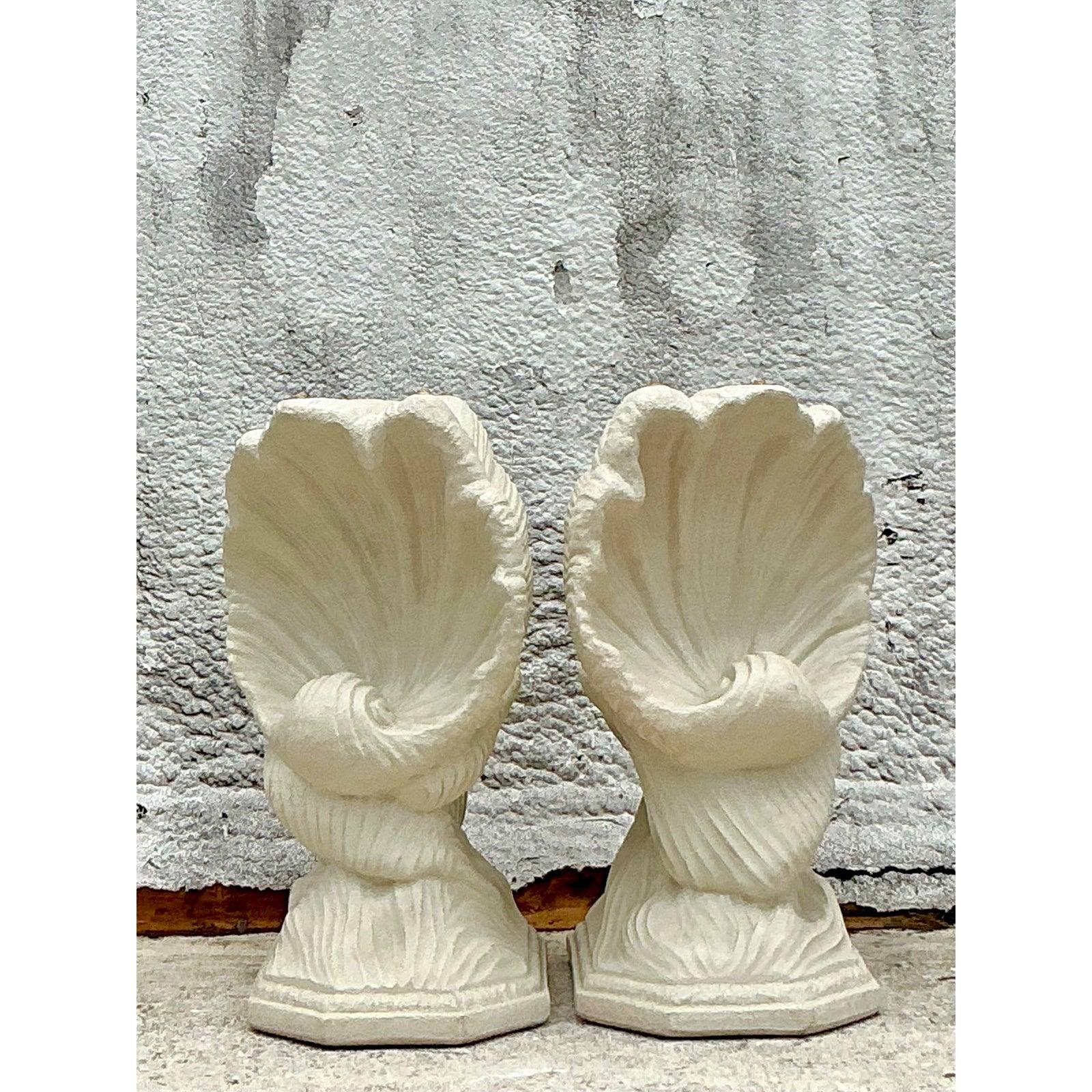 Vintage Coastal Plaster Clam Shell Table Pedestals - Set of 2 siglo XX en venta