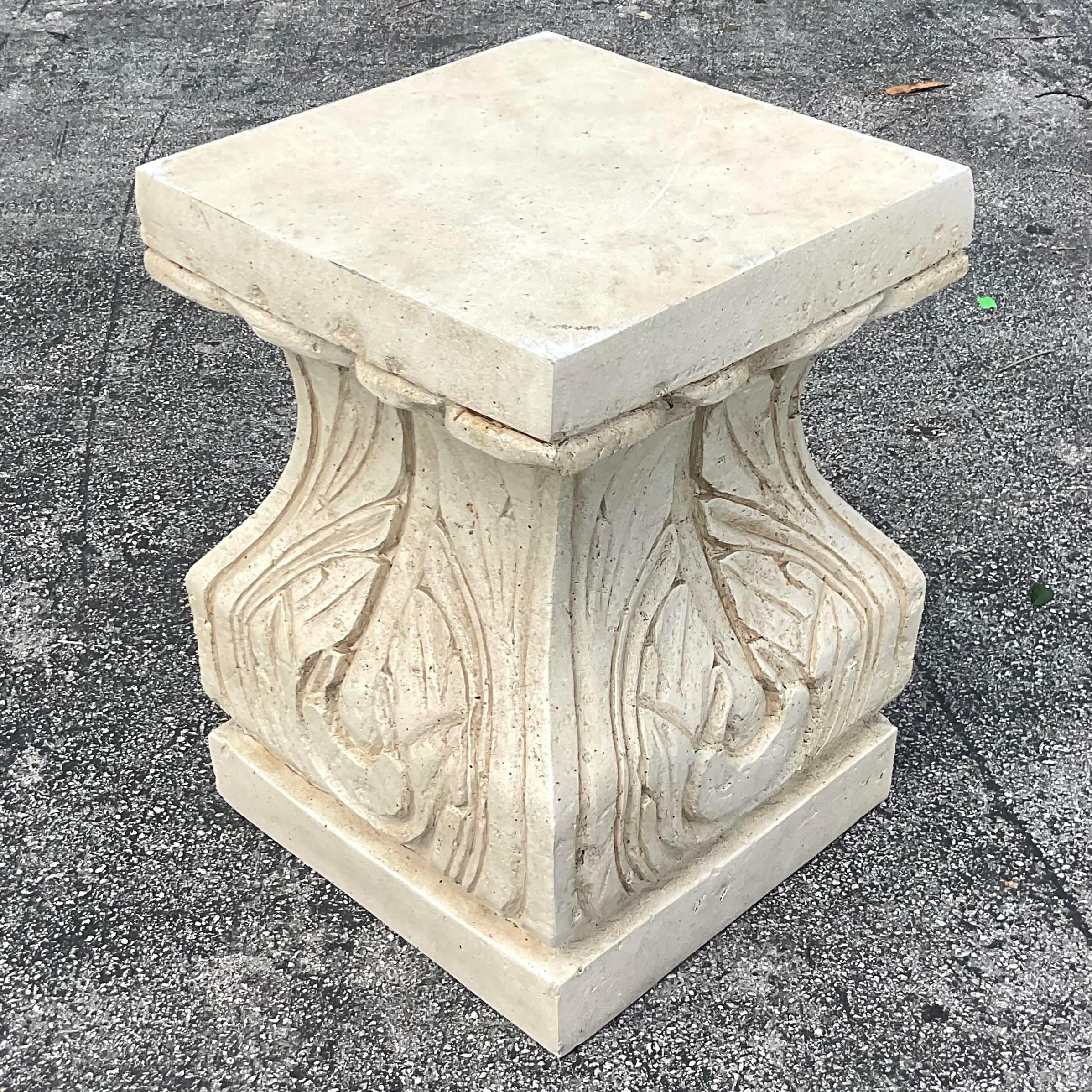 Vintage Coastal Gips Tisch Pedestal (amerikanisch) im Angebot