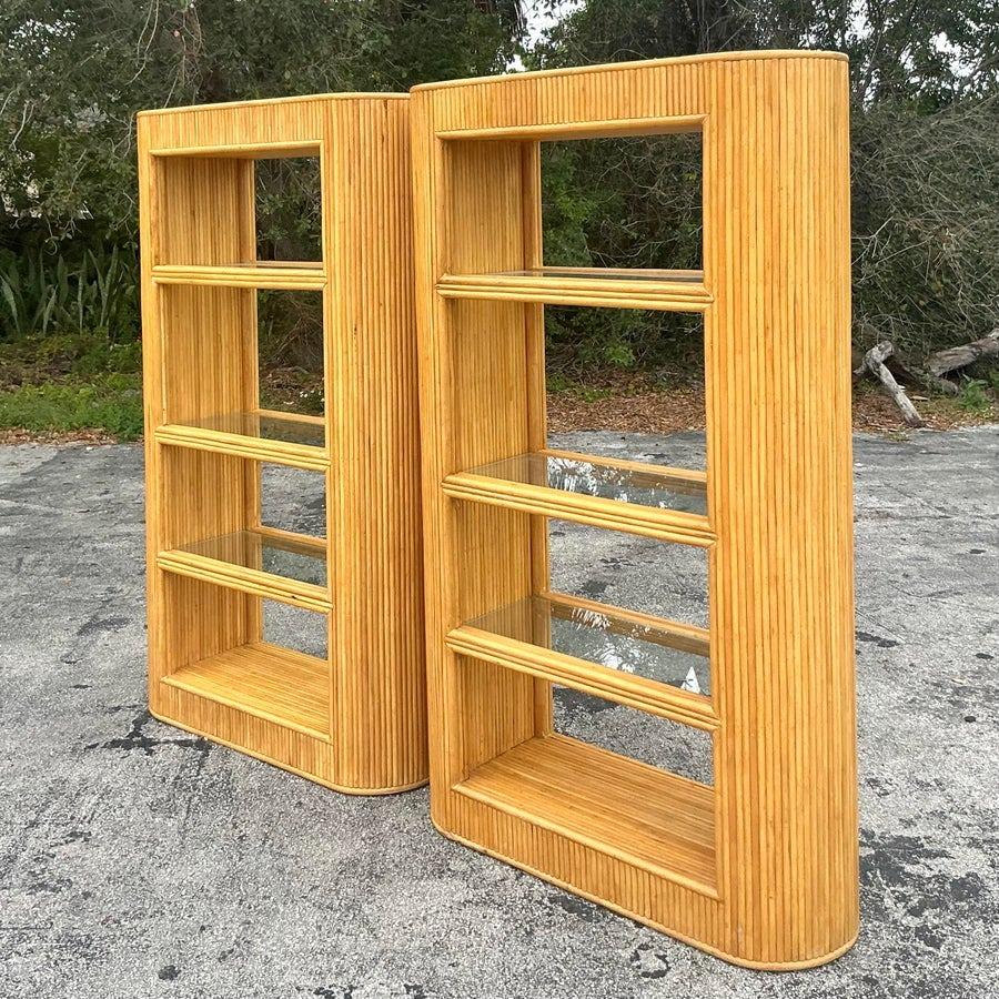Etagere in rattan Pretzel costiero d'epoca - una coppia In condizioni buone in vendita a west palm beach, FL
