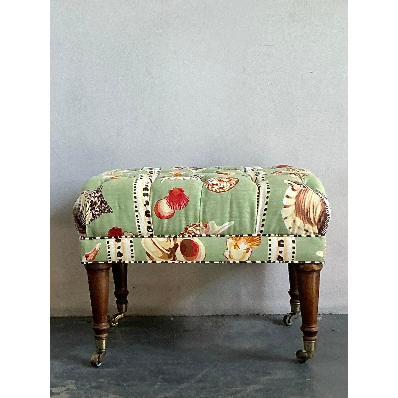 Vintage Coastal Printed Shell Tufted Ottoman In condizioni buone in vendita a West Palm Beach, FL