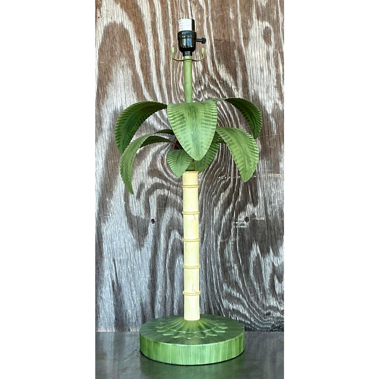 Hollywood Regency Lampe palmier vintage en métal découpé à l'emporte-pièce en vente