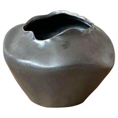 Vase vintage en raku cuit en bord de mer