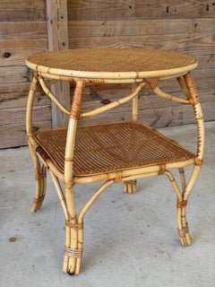 Vintage Coastal Rattan & Cane Zwei-Tier-Beistelltisch