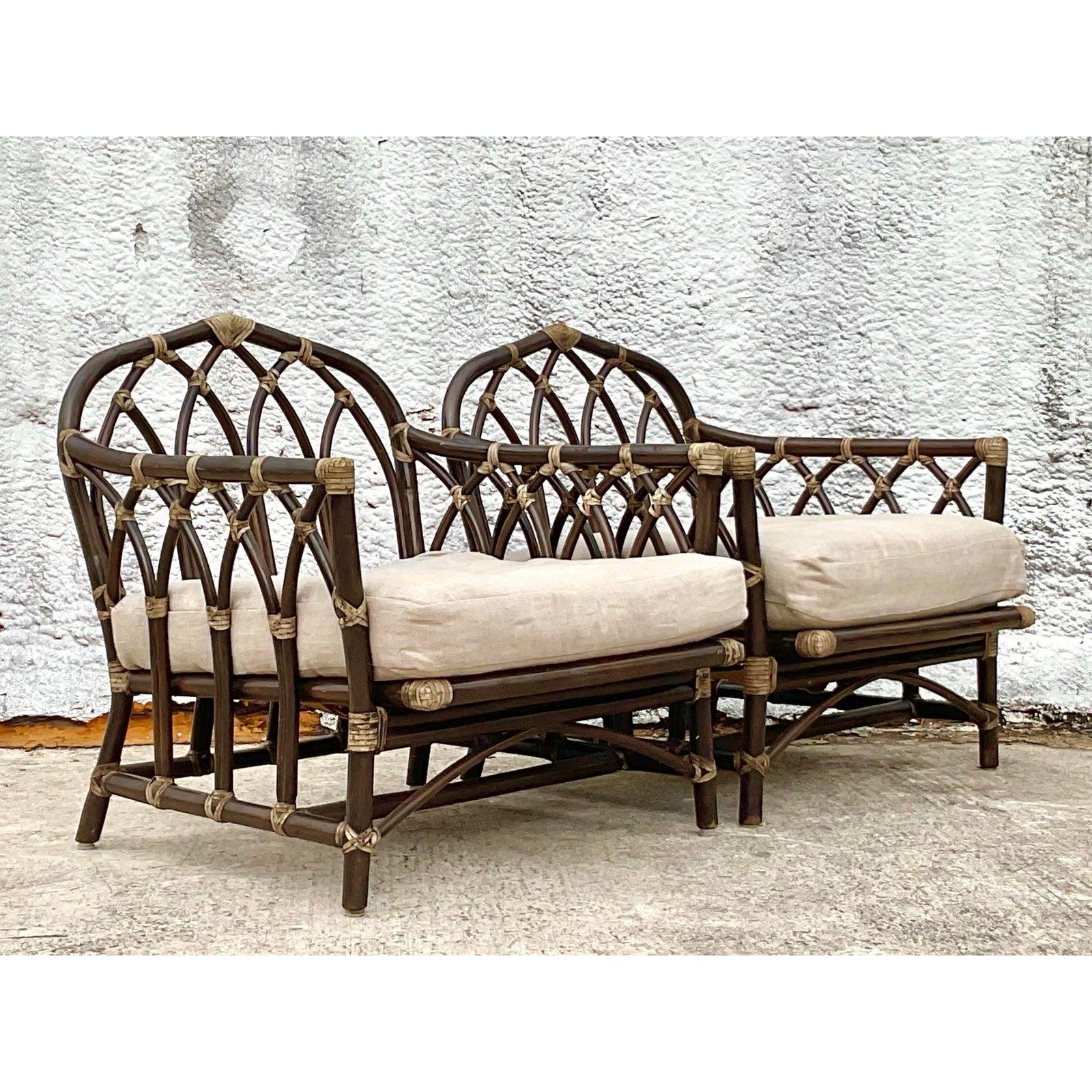 Vintage Coastal-Rattan-Kathedrales-Loungesessel nach McGuire, 2er-Set im Angebot 2