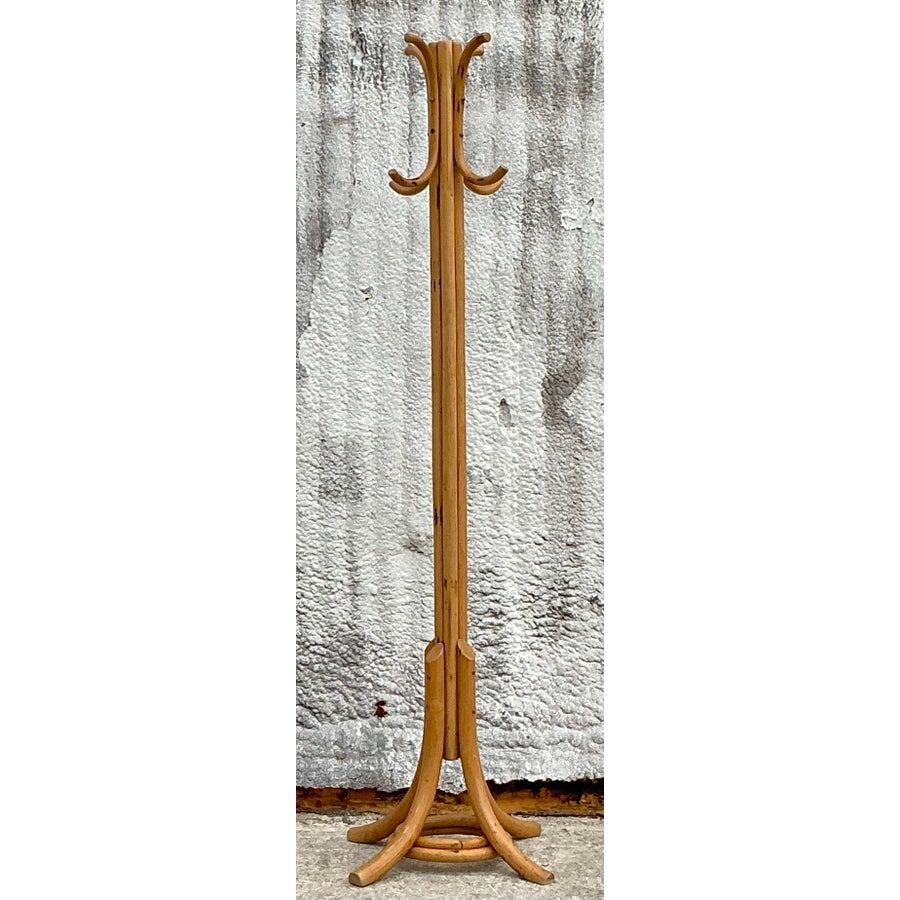 Rattan Appendiabiti in rattan costiero vintage in vendita