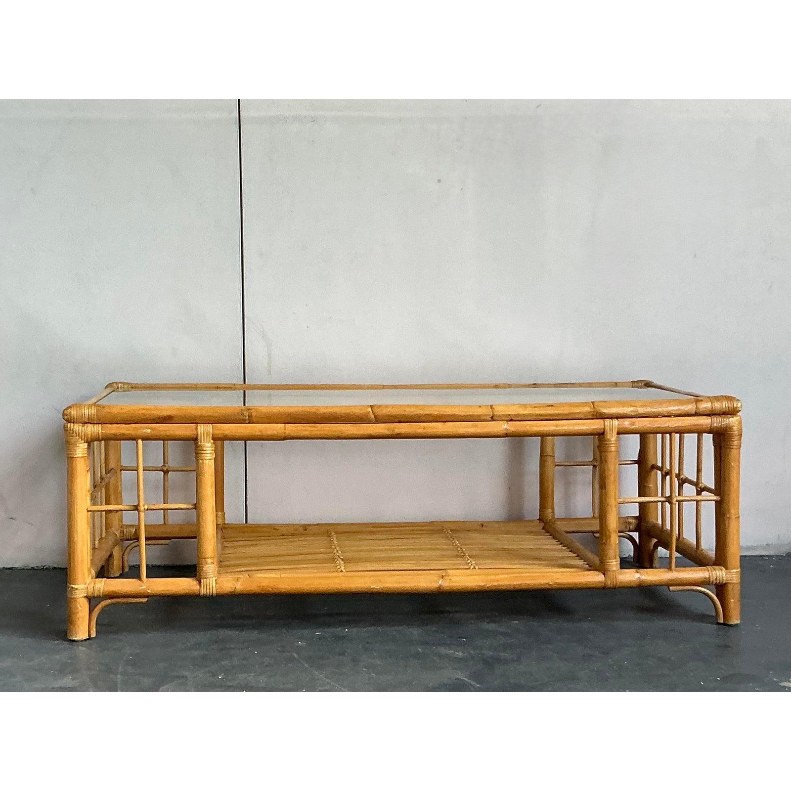Vintage Rattan Couchtisch für die Küste (Moderne der Mitte des Jahrhunderts) im Angebot