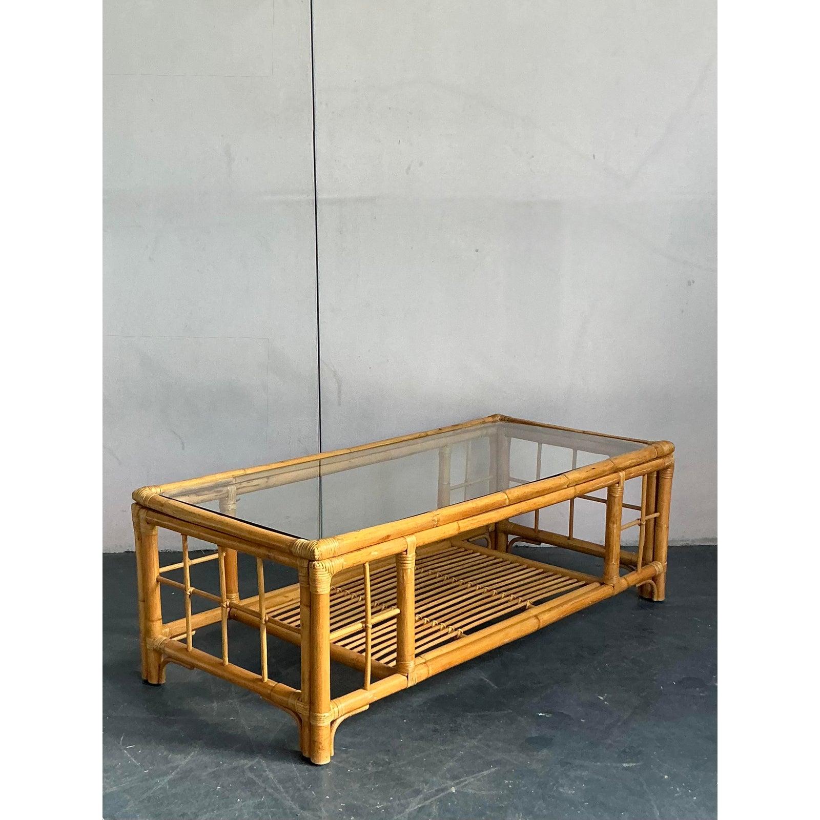 Vintage Rattan Couchtisch für die Küste (Philippinisch) im Angebot