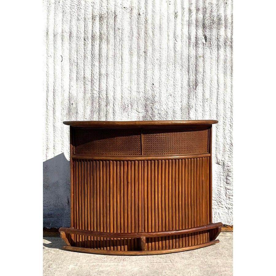 20ième siècle Vintage Coastal Rattan Curved Dry Bar