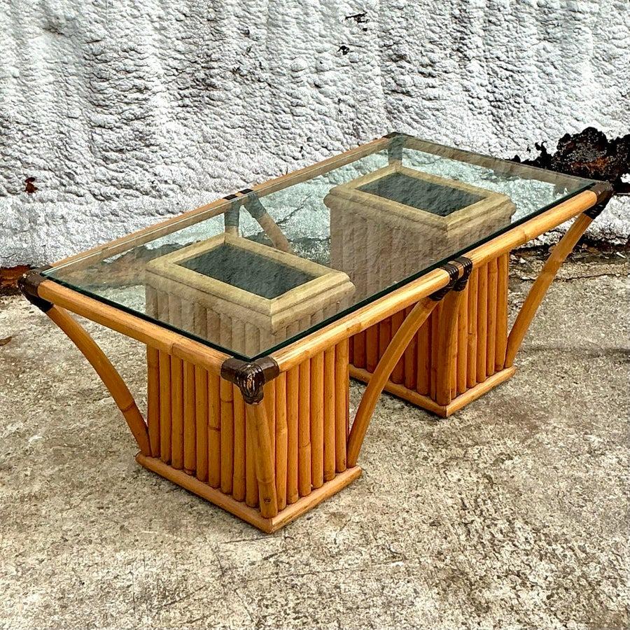 20ième siècle Table basse vintage à cadre en rotin en vente