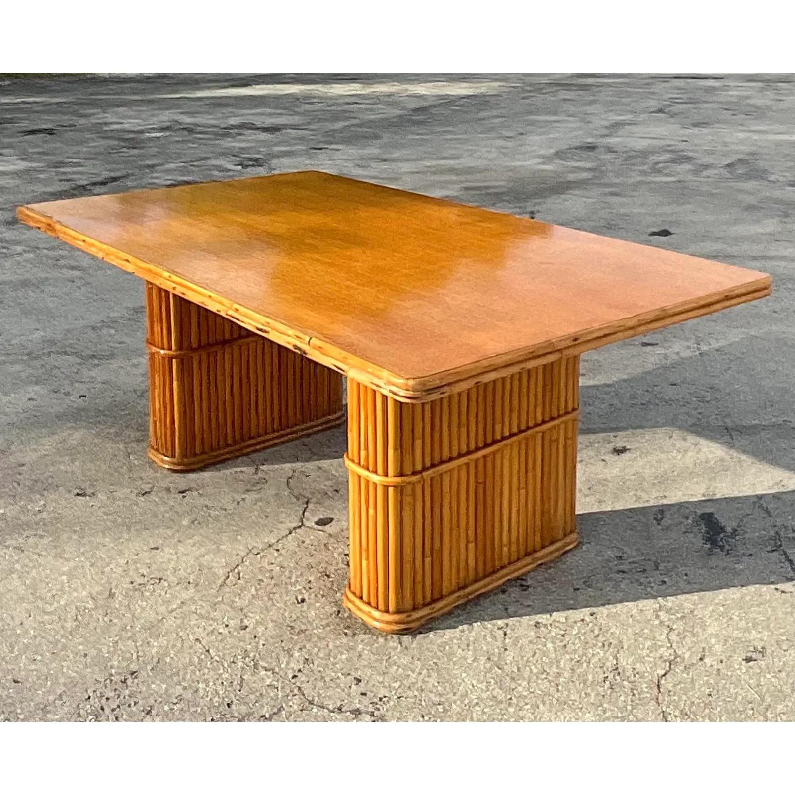 Vintage Coastal Rattan Pedestal Dining Table In Good Condition For Sale In west palm beach, FL