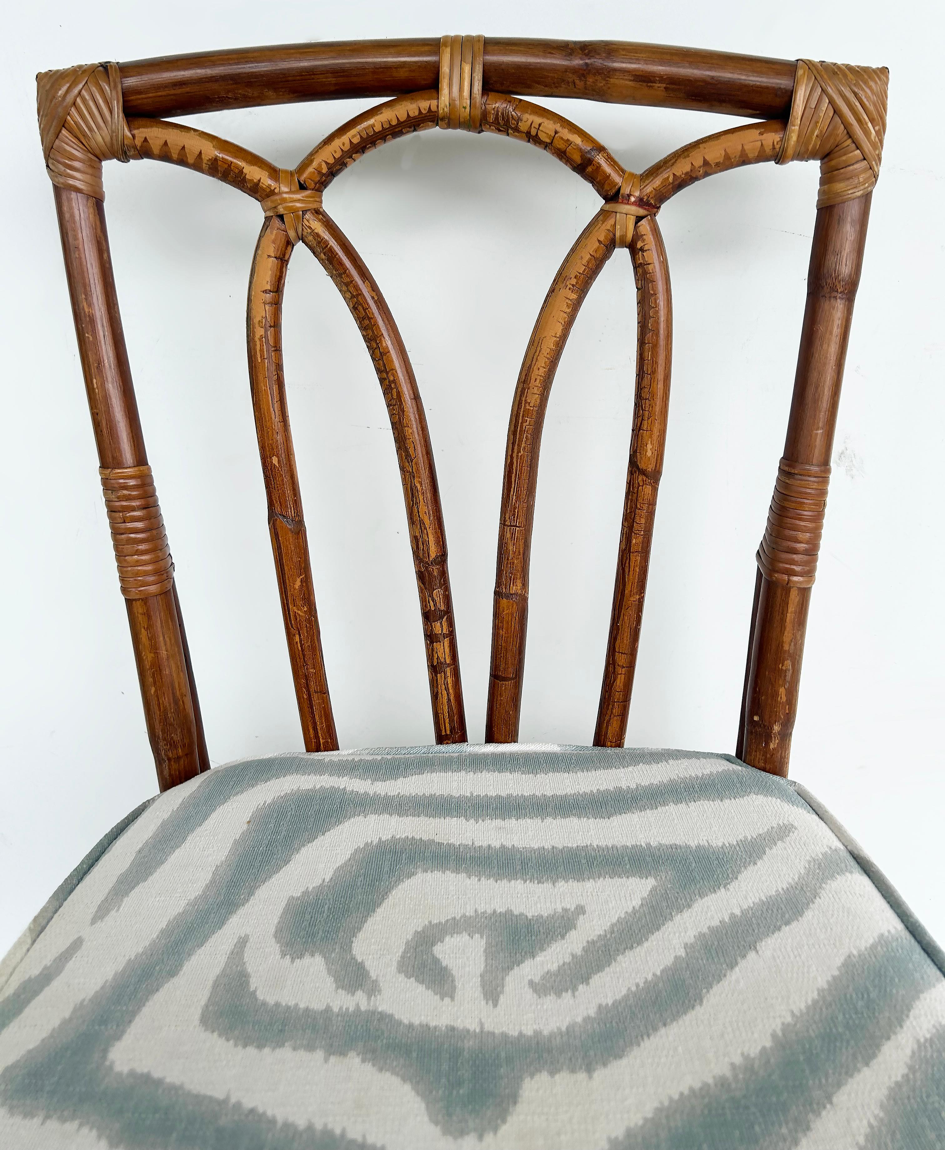 Sedie laterali in rattan costiero vintage con cuscini imbottiti, set da 4 in vendita 4