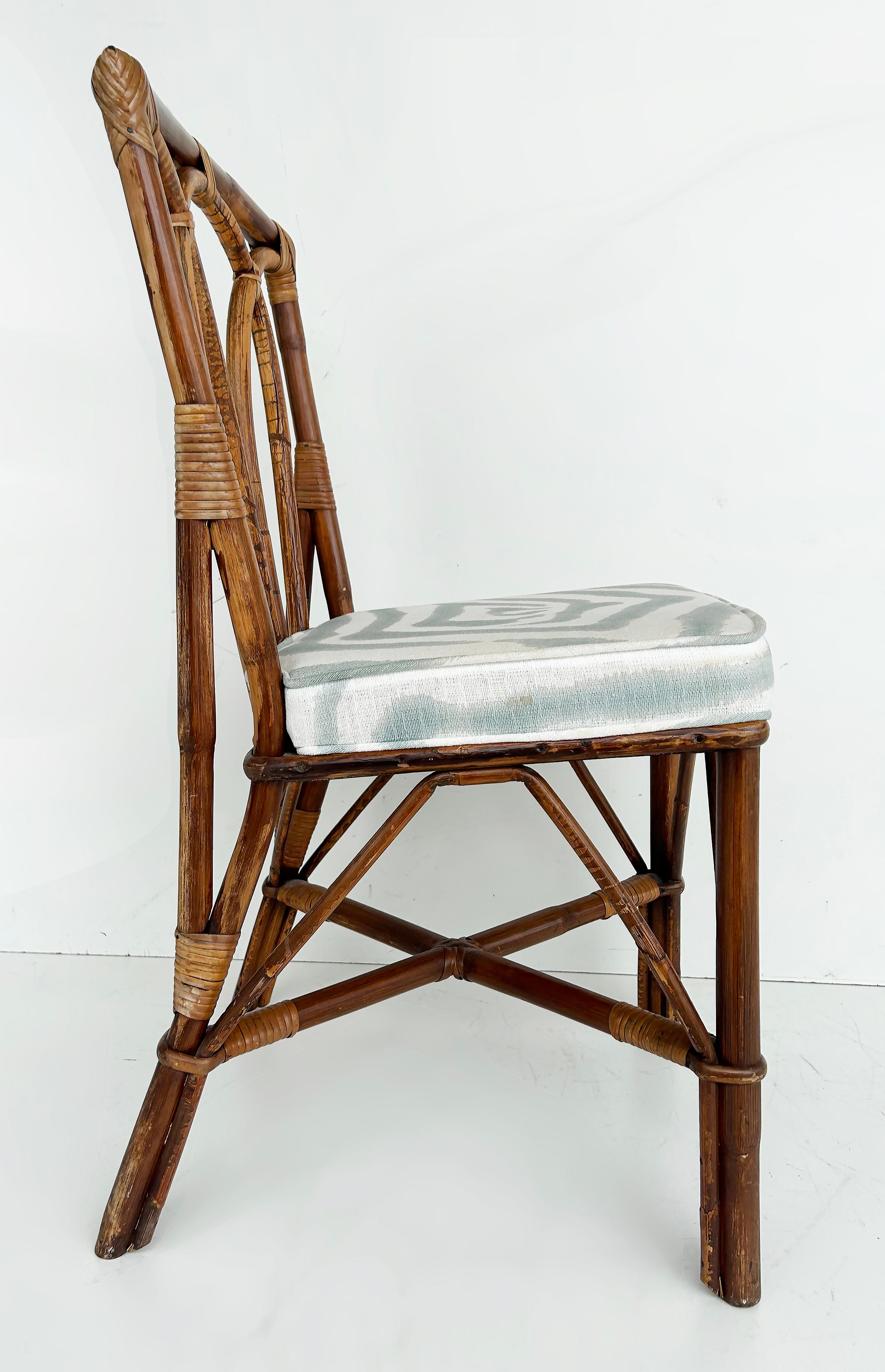 Sedie laterali in rattan costiero vintage con cuscini imbottiti, set da 4 In condizioni buone in vendita a Miami, FL