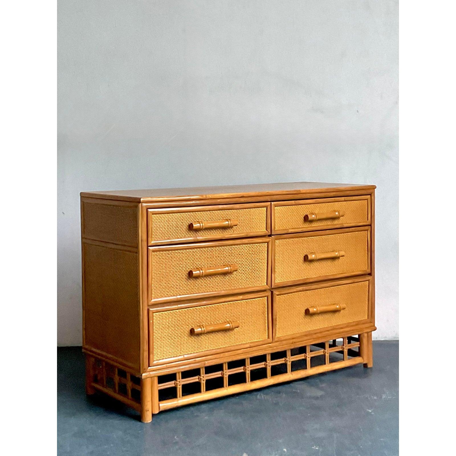 XX secolo Comò a sei cassetti in rattan costiero vintage in vendita