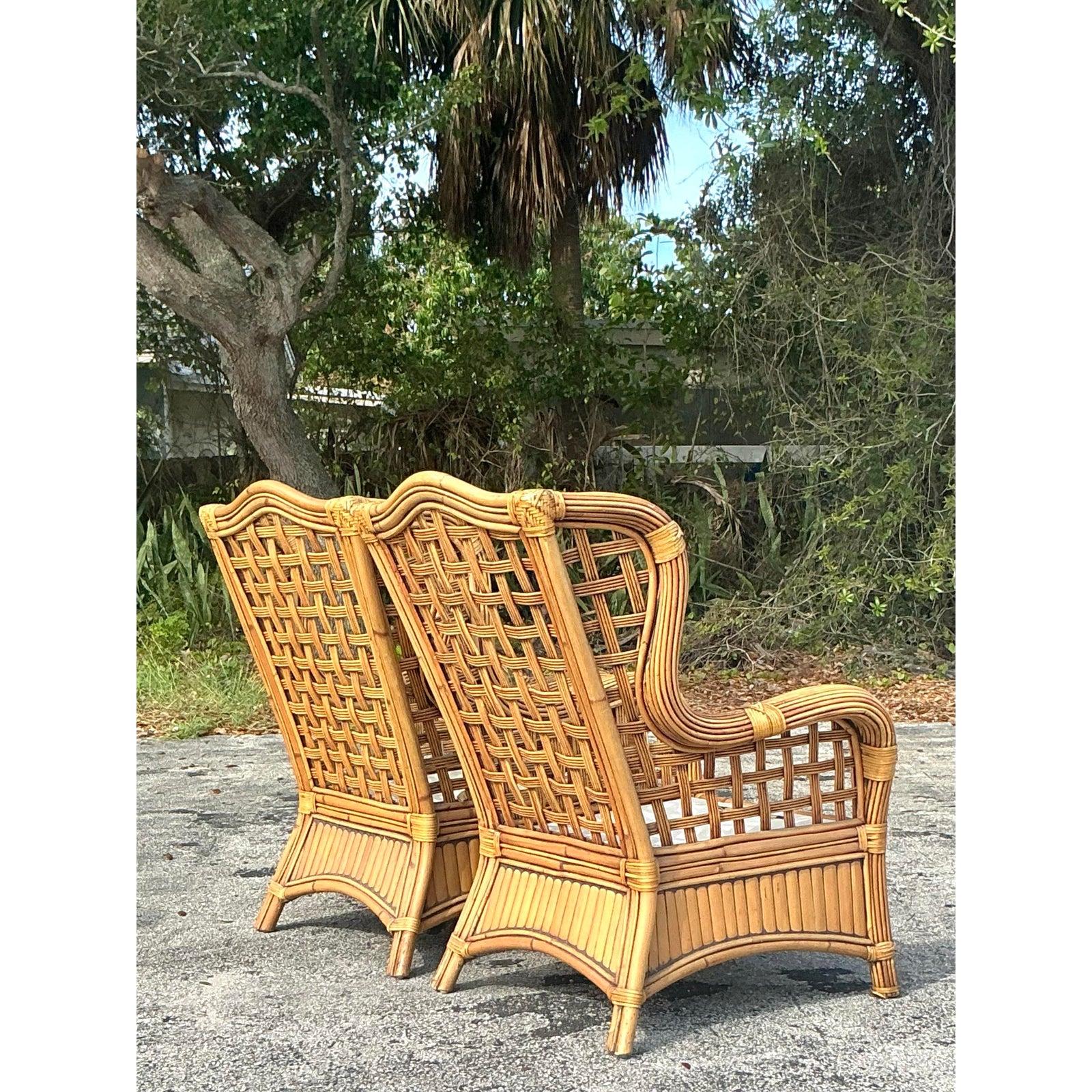 Vintage Coastal Rattan-Ohrensessel mit Ohrensesseln - ein Paar (Philippinisch) im Angebot