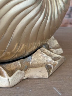 Jardinière ou rafraîchissoir à vin vintage en laiton avec coquille de Nautilus