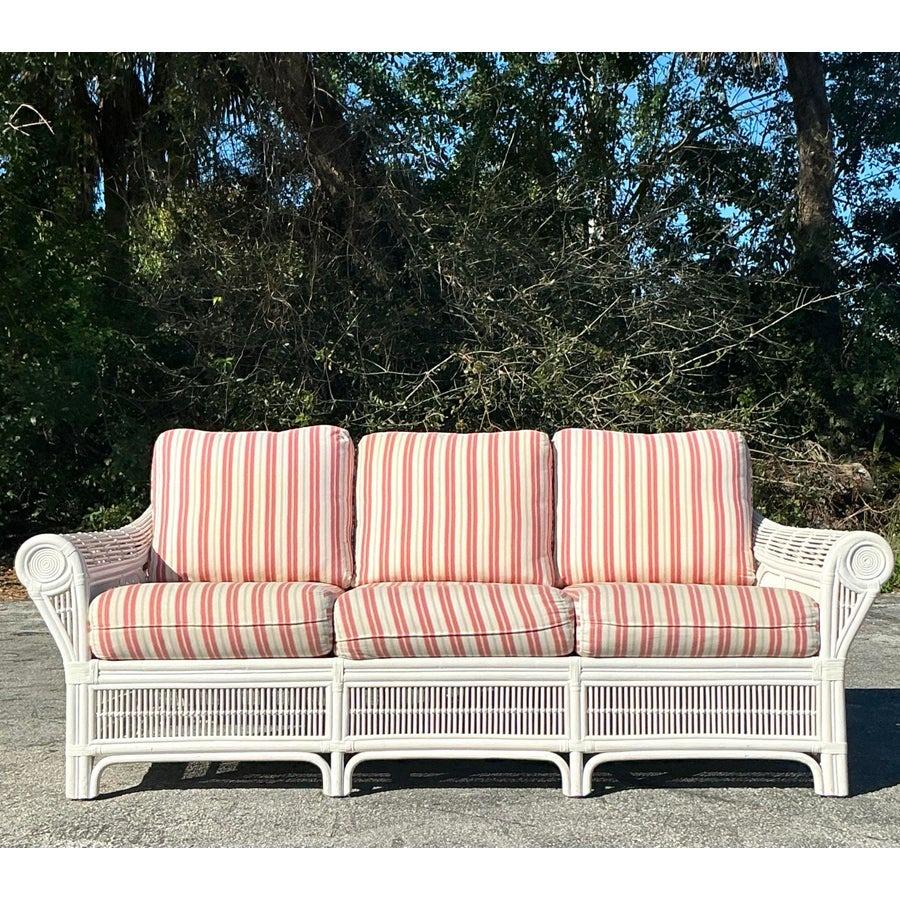 XX secolo Divano in rattan vintage Coastal Roll Arm in vendita